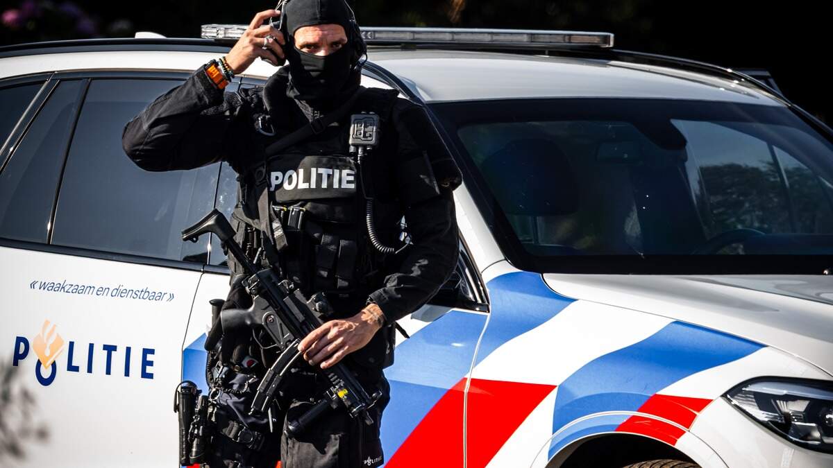Tweede neergeschoten agent Overasselt uit ziekenhuis ontslagen: 'Behoefte aan rust'