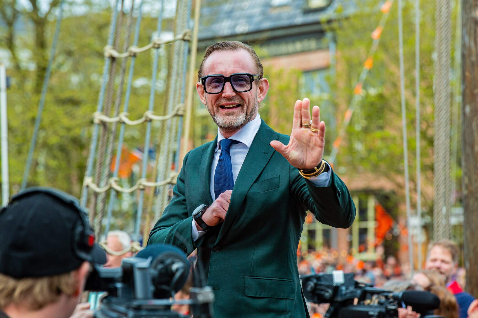 Prins Bernhard verkoopt al zijn zakelijke belangen; ook circuit Zandvoort | Haarlems Dagblad