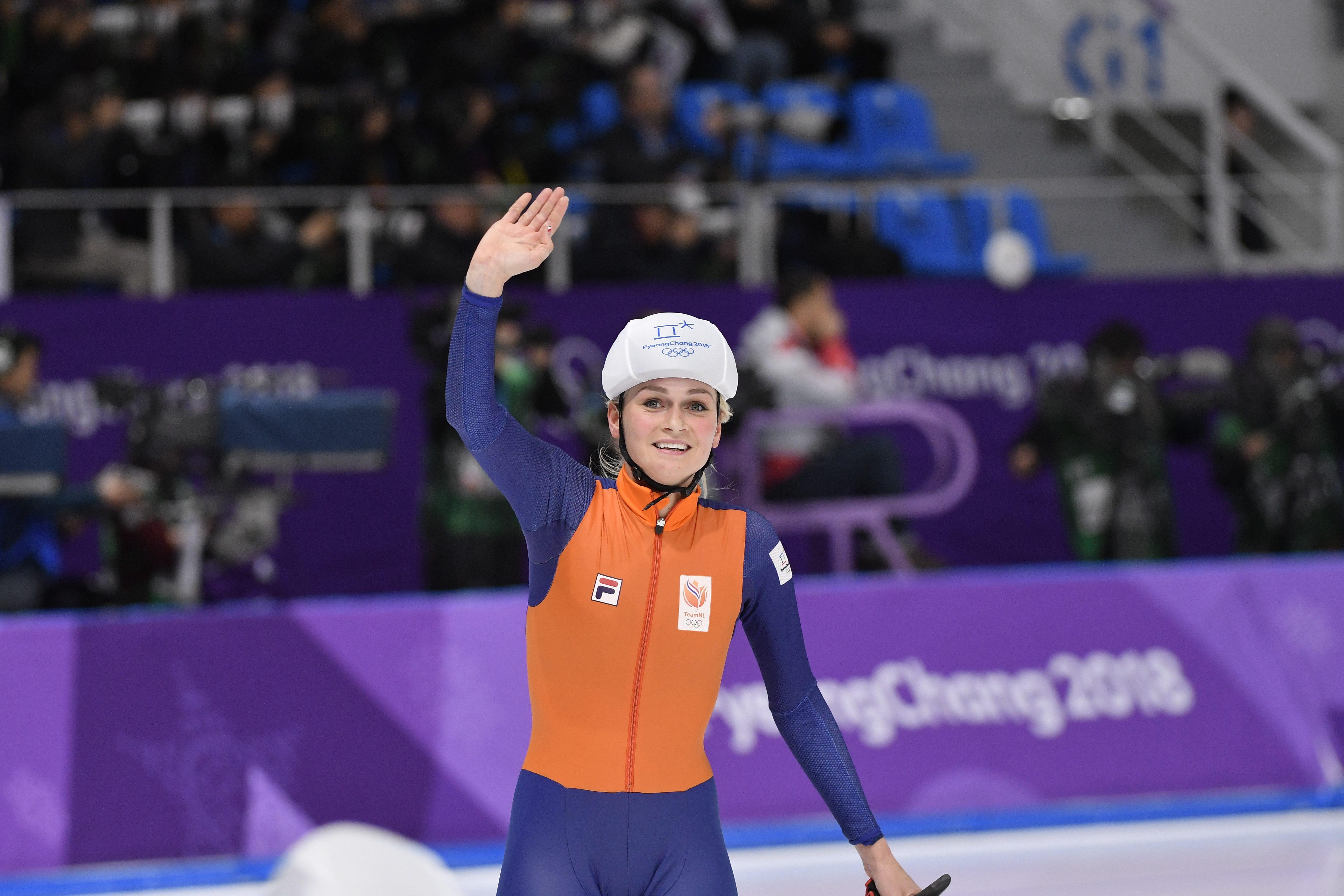 Schaatsster Irene Schouten Uit De Kleren Voor FHM De Telegraaf schaatsster-irene-schouten-uit-de-kleren-voor-fhm-de-telegraaf