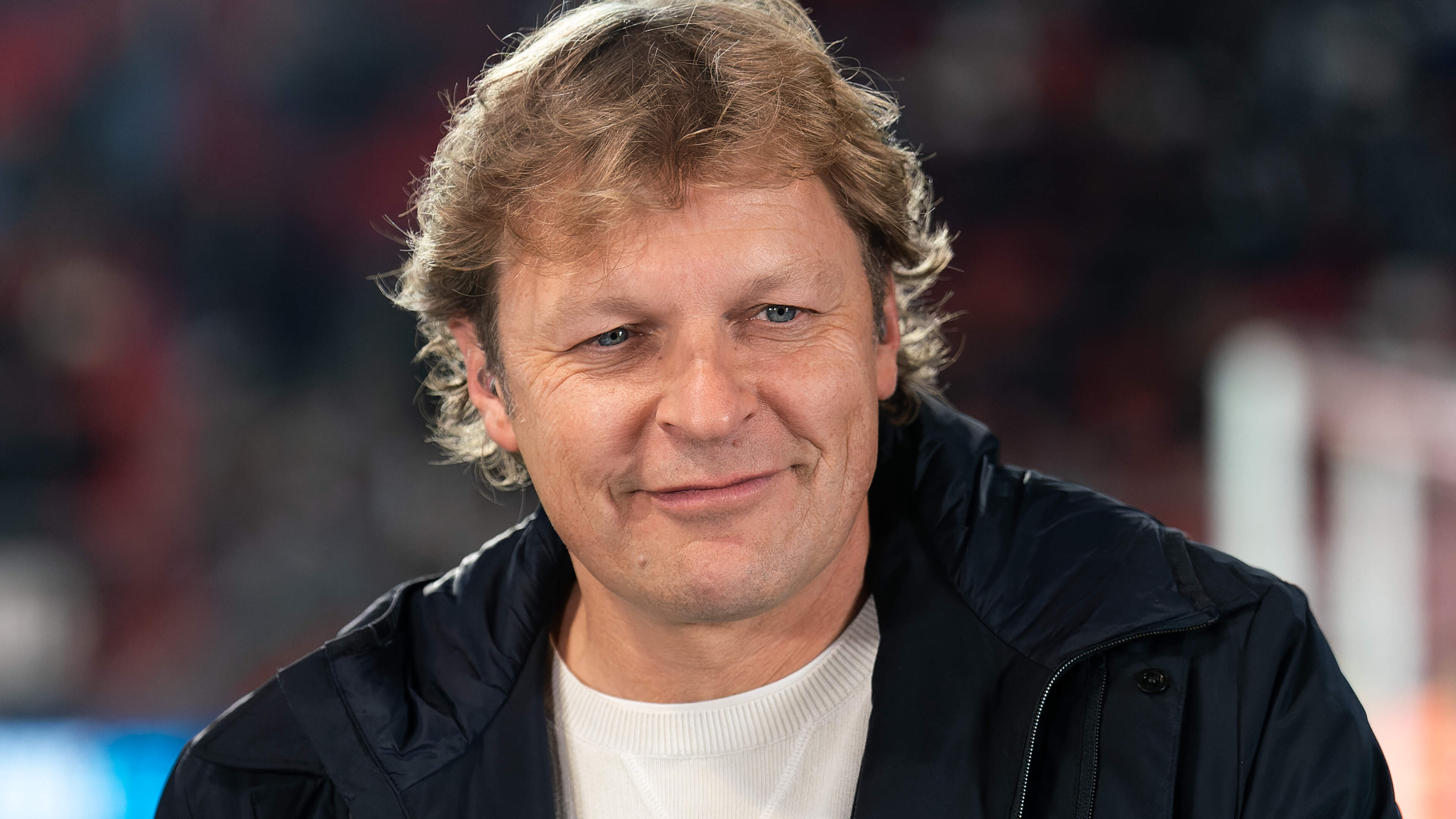 Na breuk met zangeres: voetbalanalist Youri Mulder vindt de liefde bij Vandaag inside-visagiste Wieke Wierda