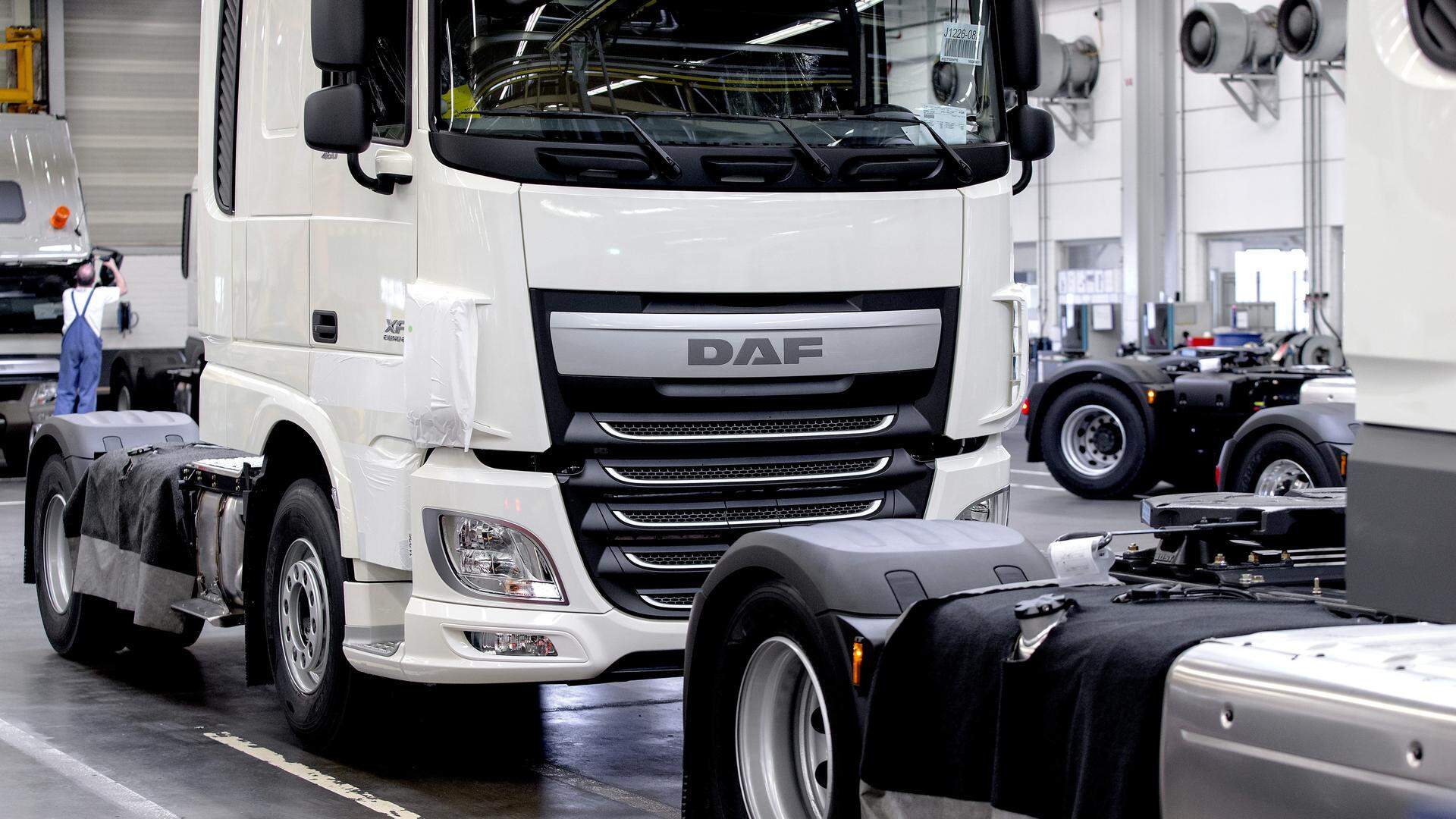 EINDHOVEN - Vrachtwagencabines in de werkplaats van auto- en vrachtautofabrikant DAF Trucks in Eindhoven. ANP XTRA SANDER KONING