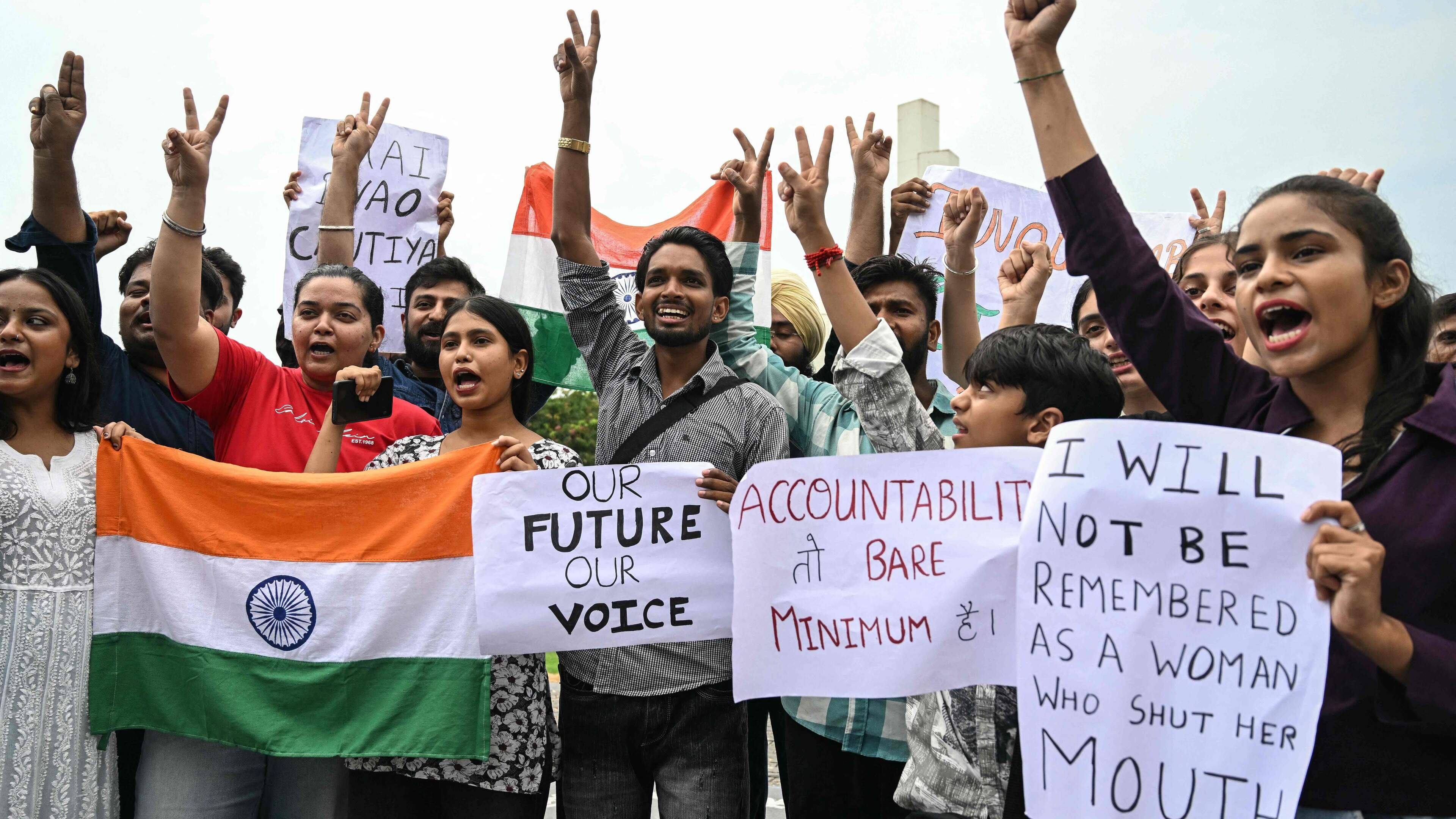 Overwinning voor de ’kakkerlakken’ in India, onderwijsminister moet het veld ruimen