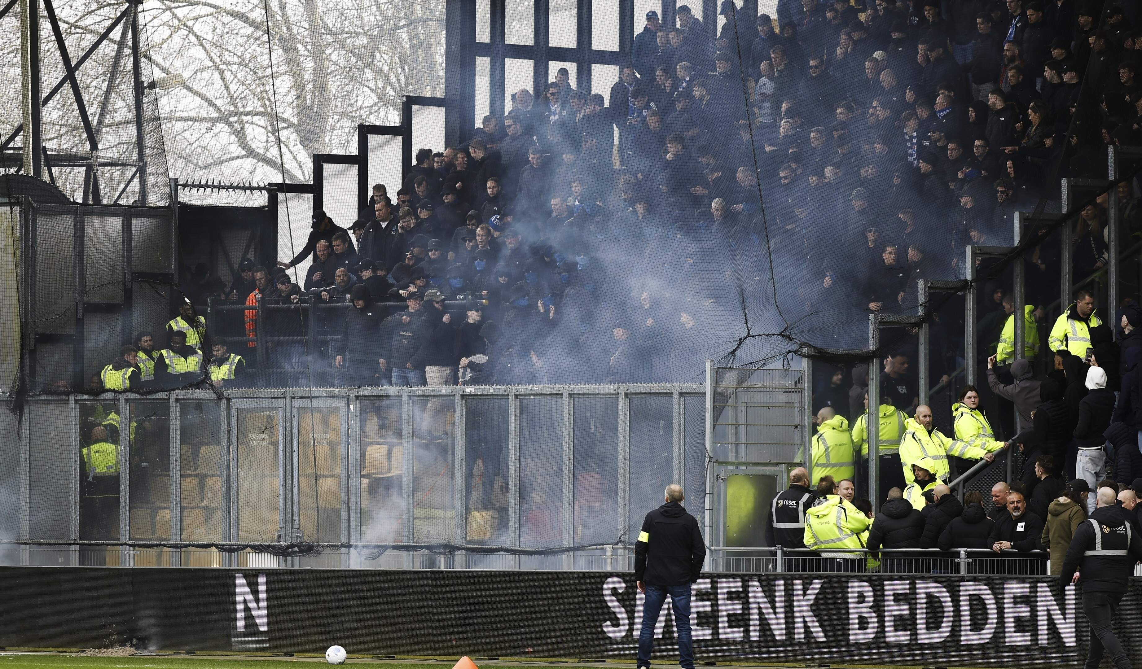 PEC Zwolle wil inzet taskforce van KNVB om misdragende fans voor IJsselderby op te sporen