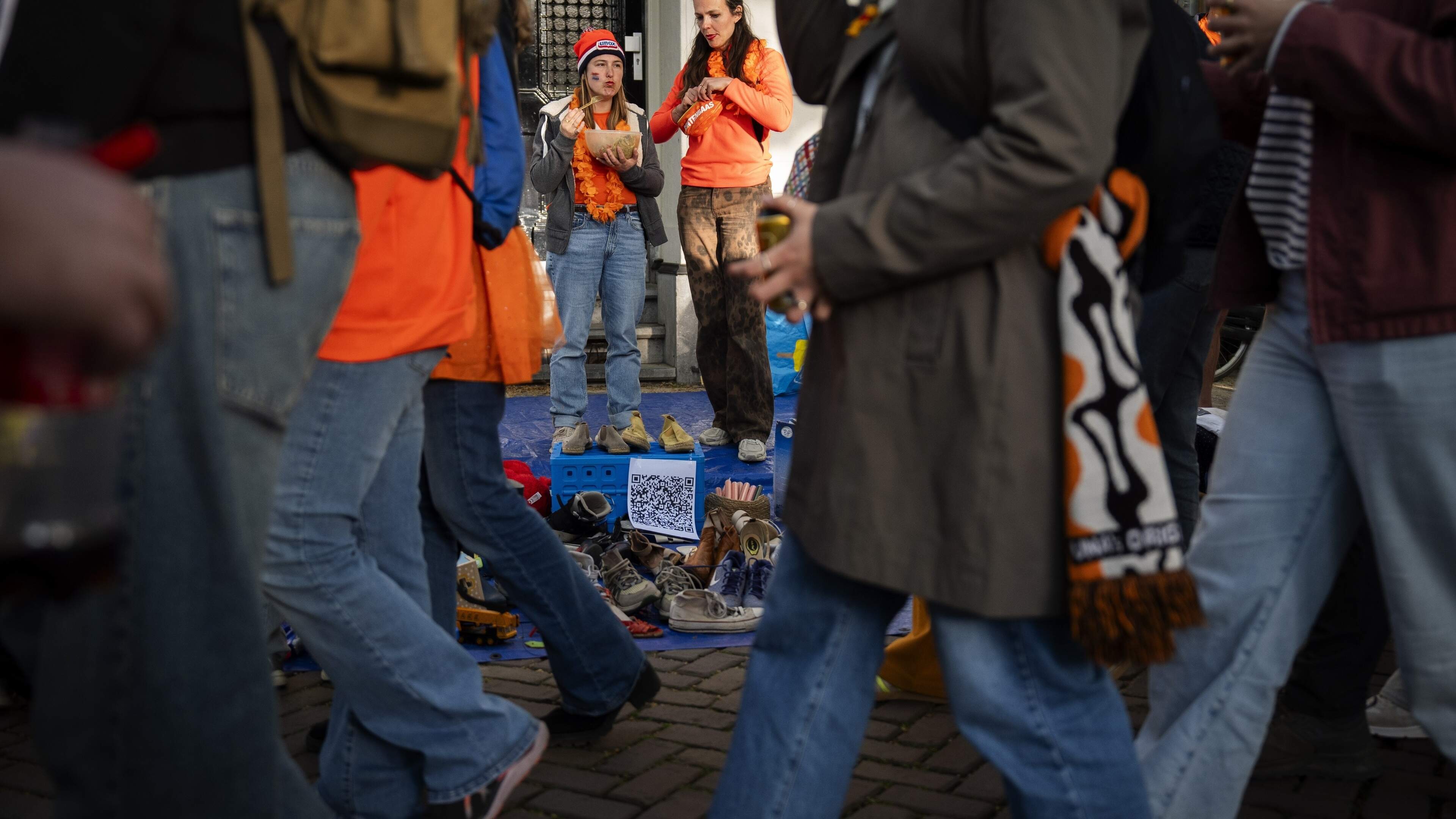 LIVE | Janskerkhof en Vredenburg vol, gemeente Utrecht roept feestvierders op plekken te mijden