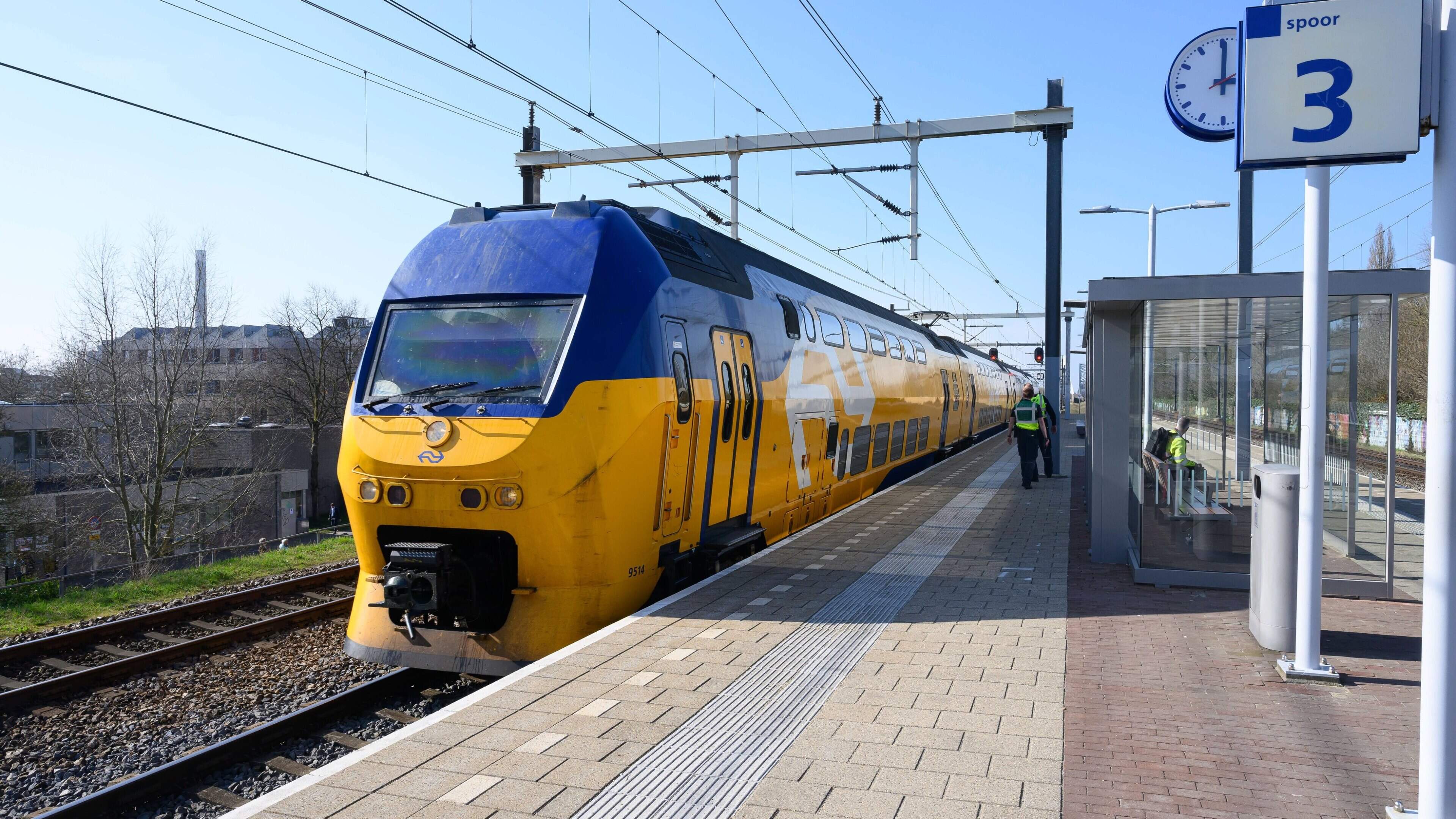 Door seinstoring geen treinen tussen Utrecht en Den Haag, als gevolg extra drukke spits verwacht