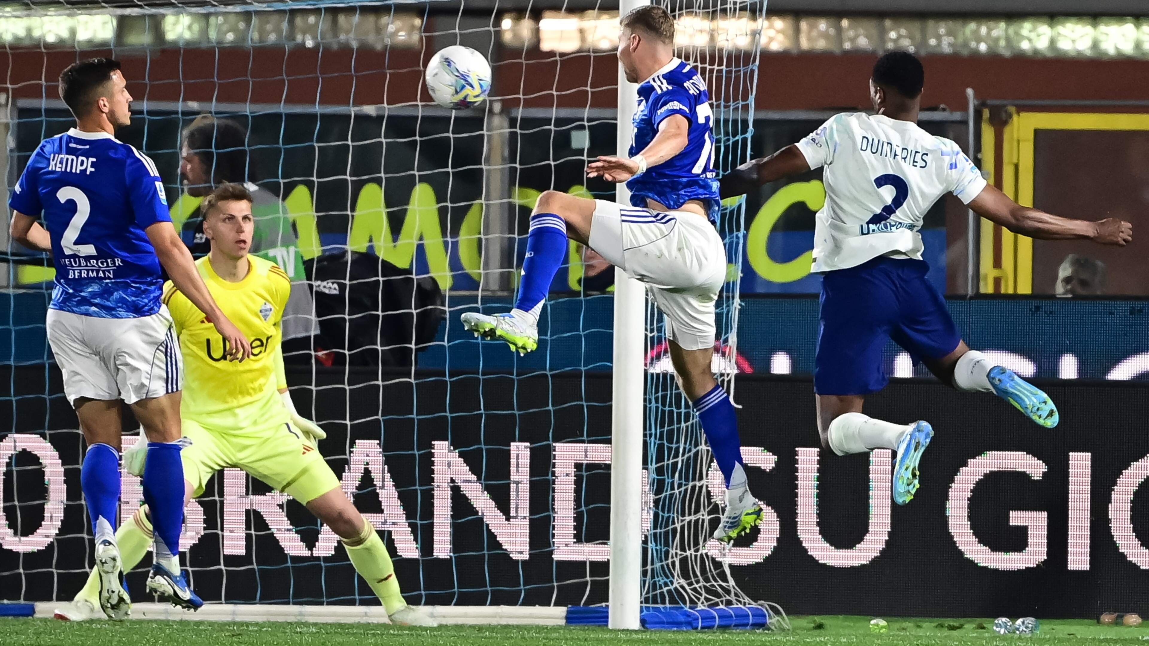 Denzel Dumfries op stoom richting WK: goud waard voor Internazionale met twee goals tegen Como