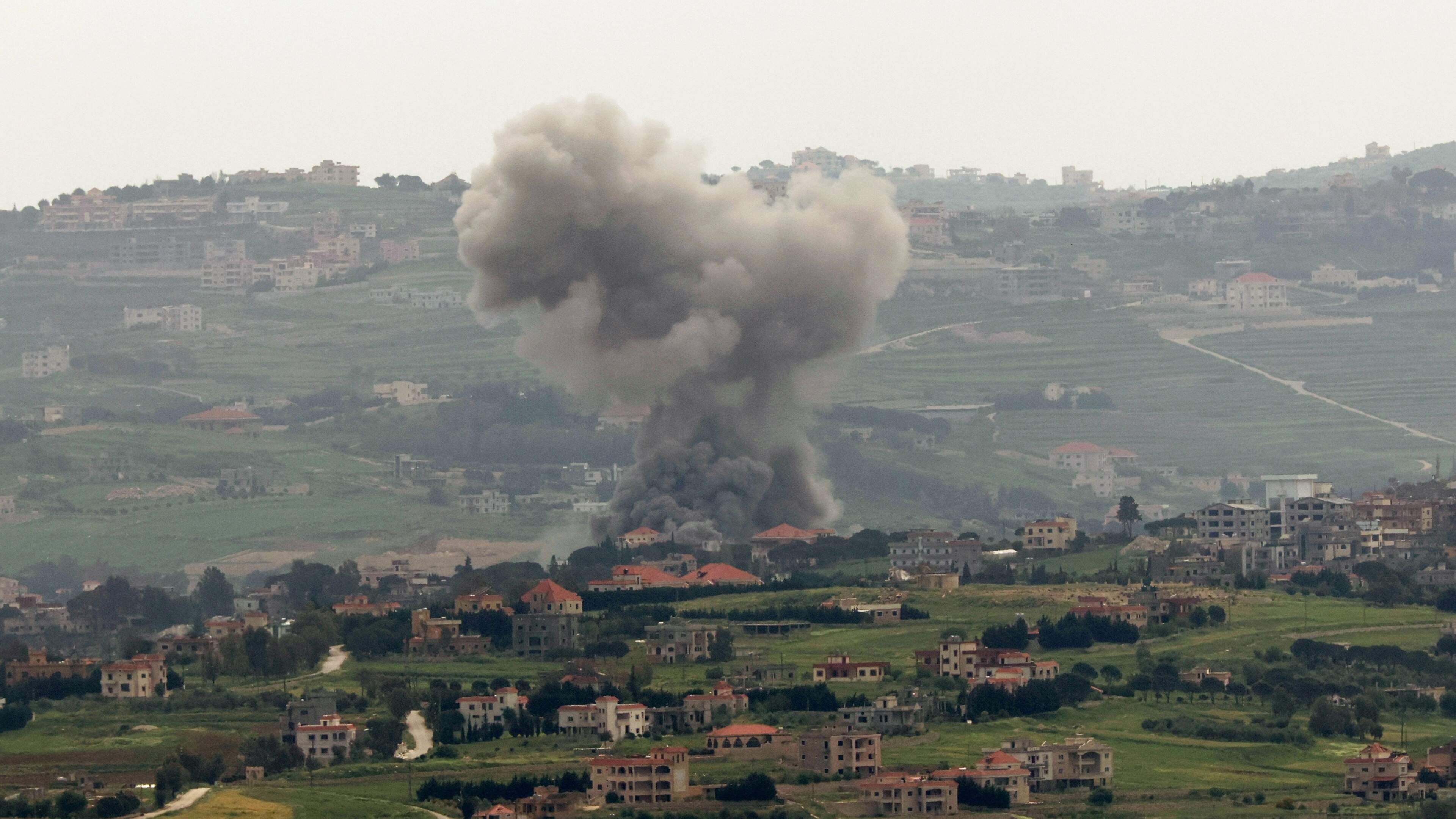 LIVE | Libanon meldt 14 doden door aanvallen Israël op zondag