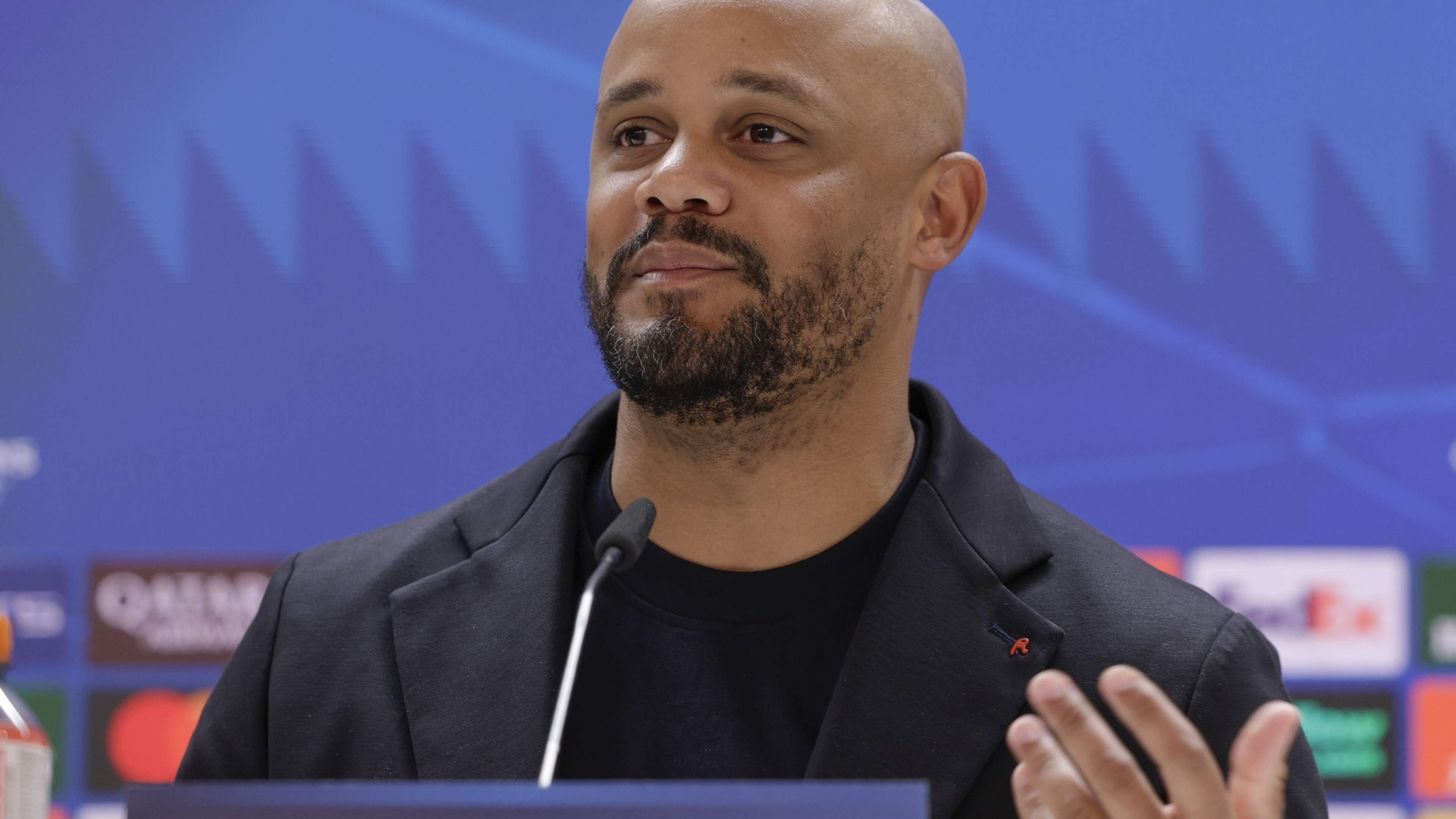 Zo bewijst Vincent Kompany (Bayern München) op en naast het veld dat hij dé coach van een nieuwe generatie is