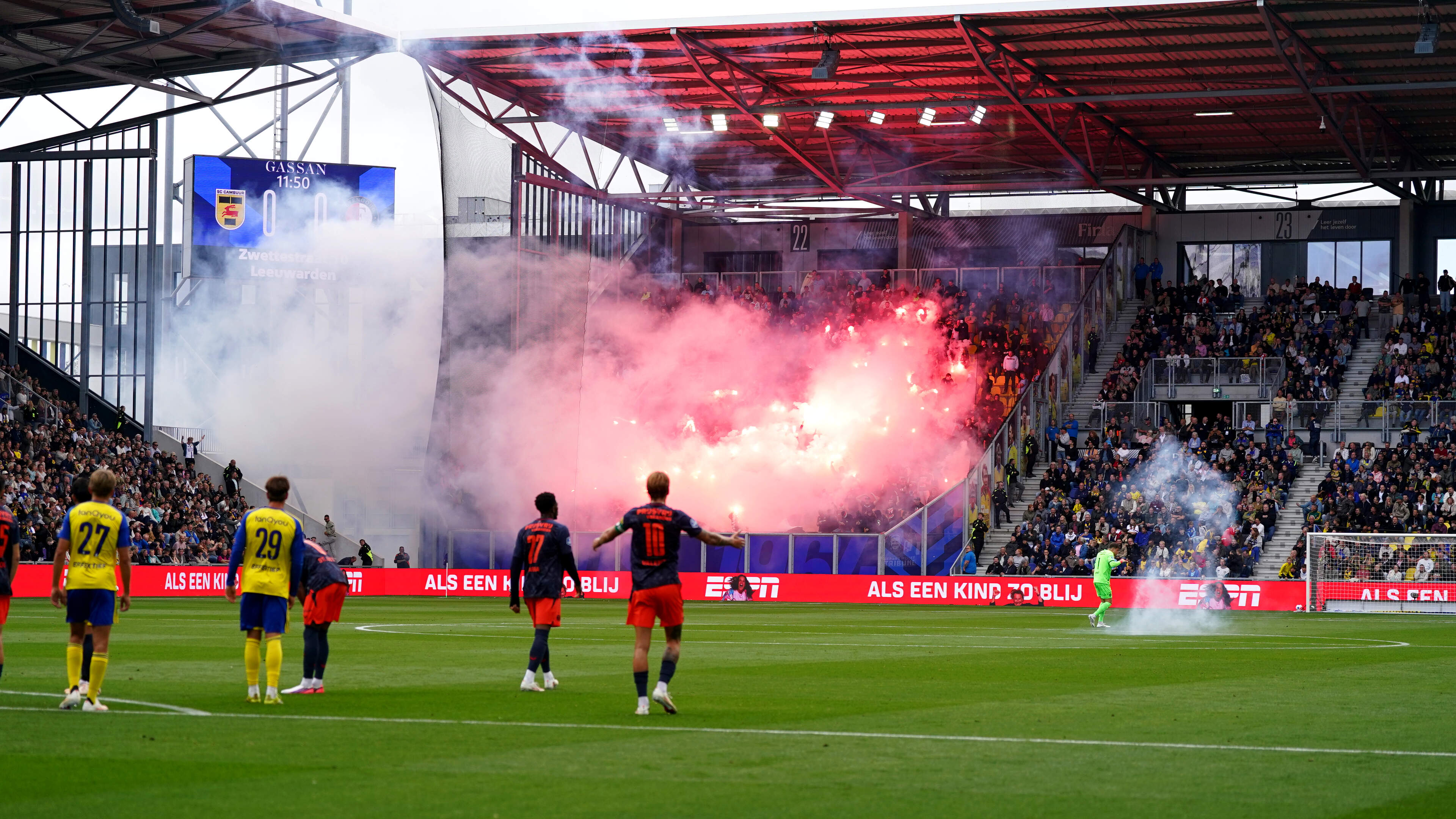 Tonnen aan boetes wegens vuurwerk raken niet de supporters, maar de club Feyenoord