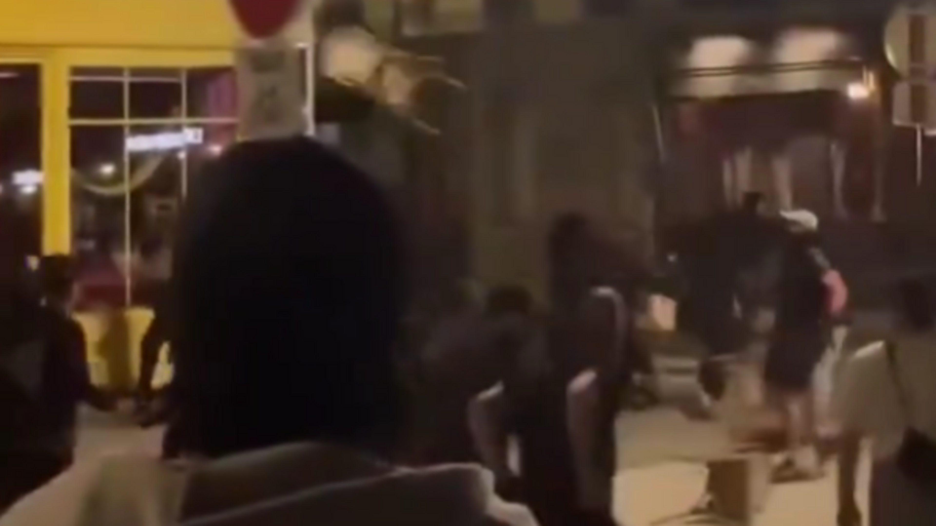 Gewonden en tientallen arrestaties bij vechtpartij Nice-supporters in Parijs