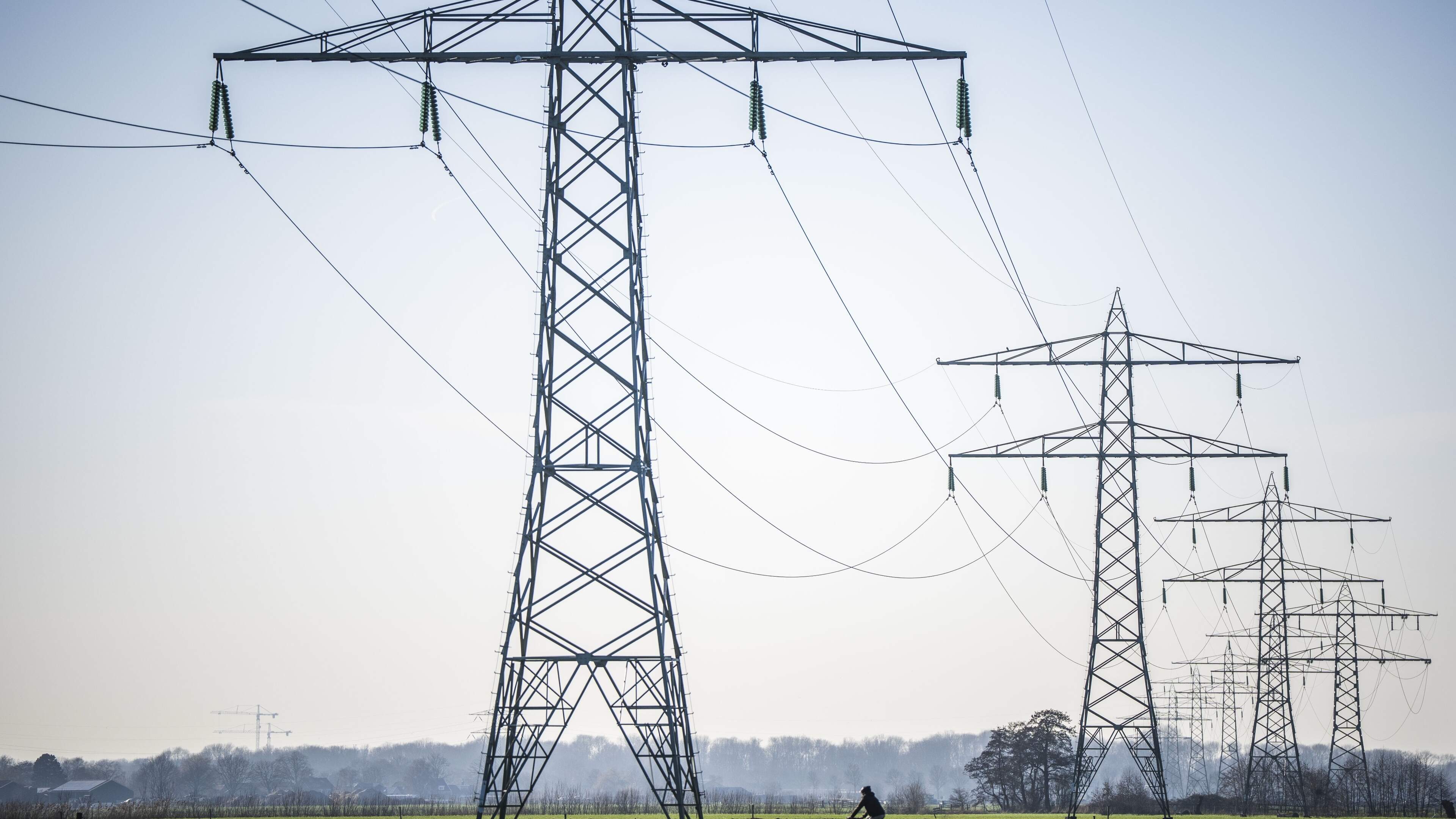 Lezersbrief: ’Investeren in stroomnet’