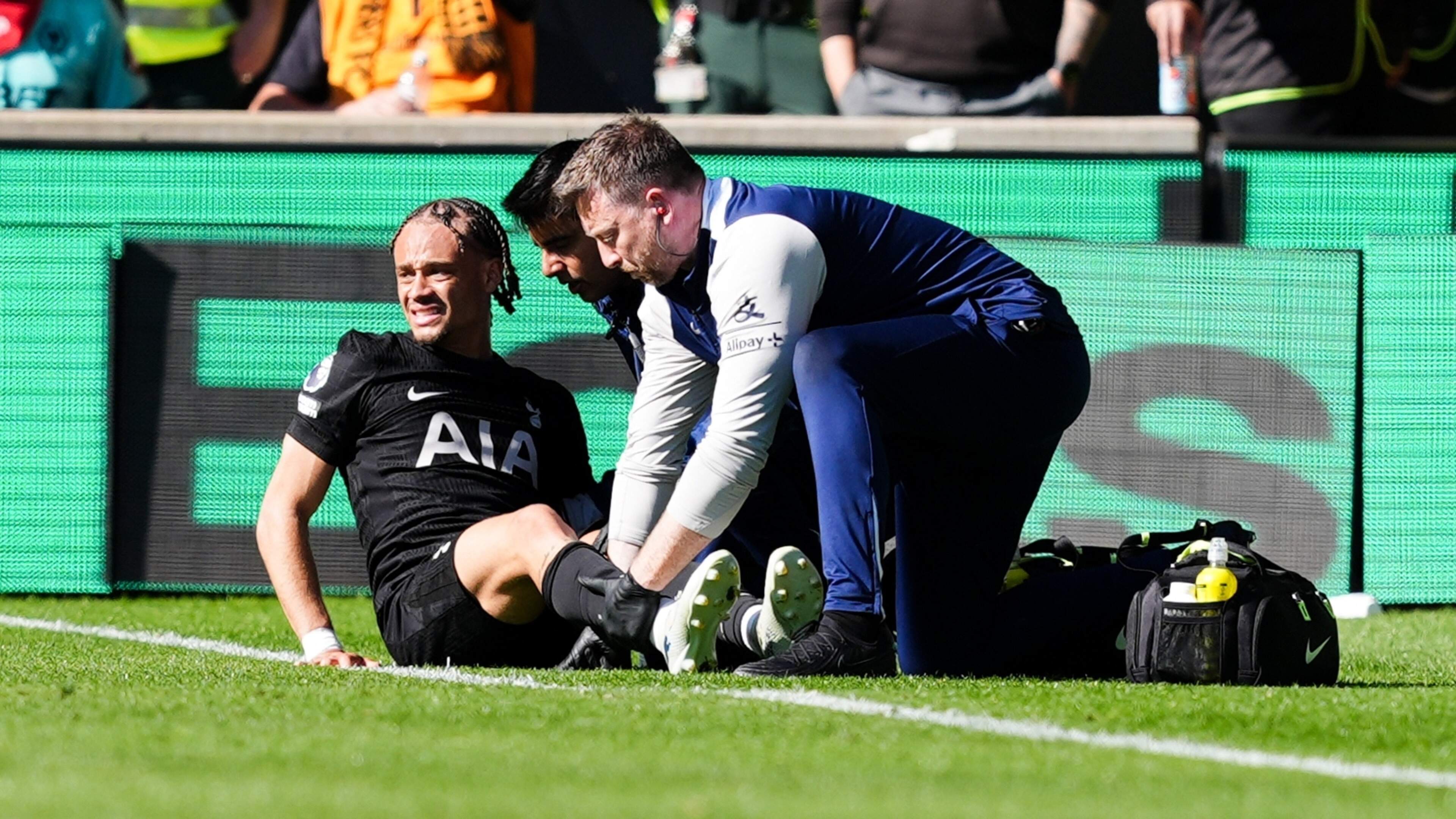 Zorgen om Xavi Simons? Oranje-aanvaller valt geblesseerd uit bij Tottenham Hotspur