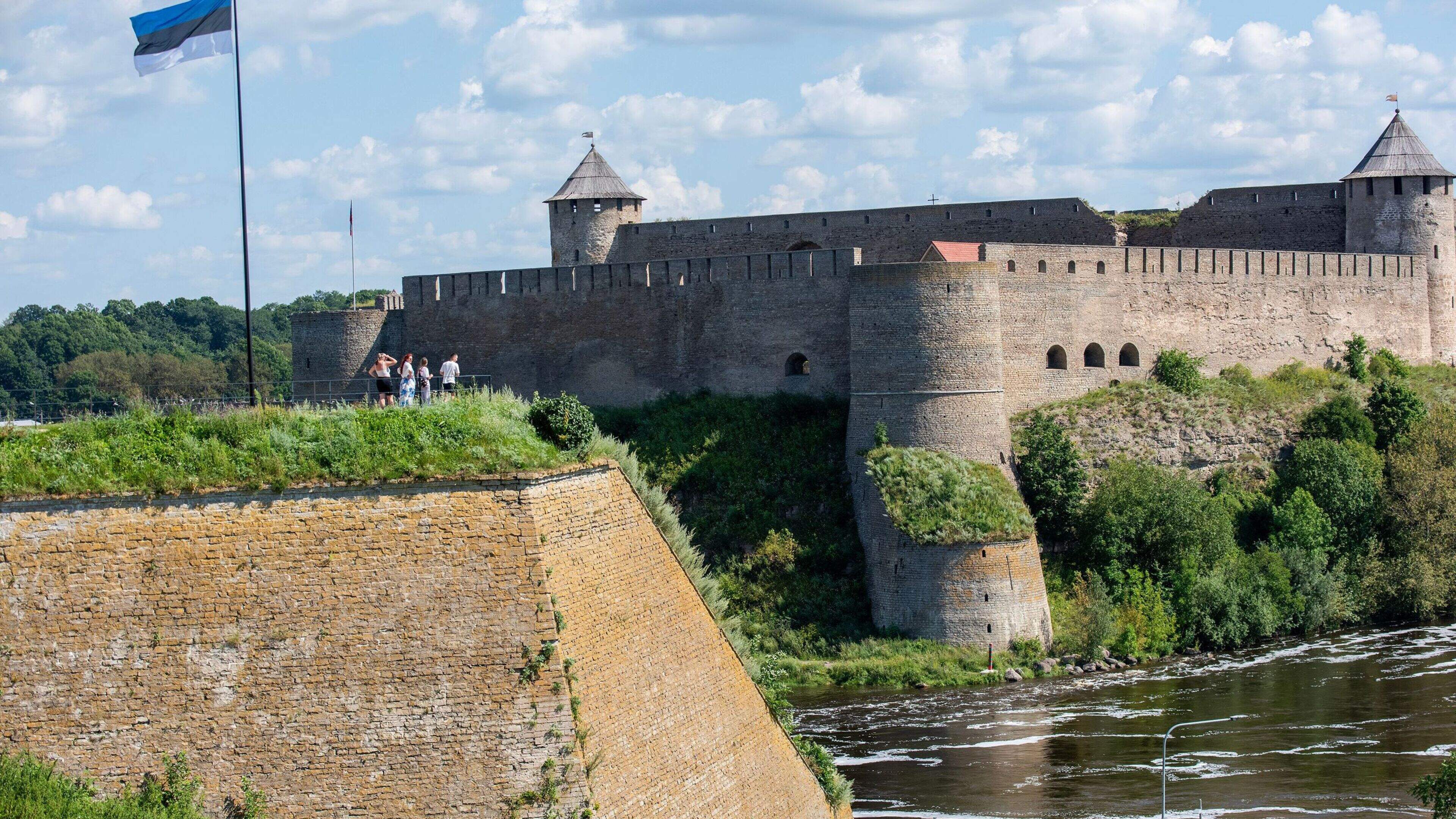 Hoe memes en online grappen uitgroeien tot paniek rond Estland: analisten vrezen Russische herhaling ’Krim-scenario’