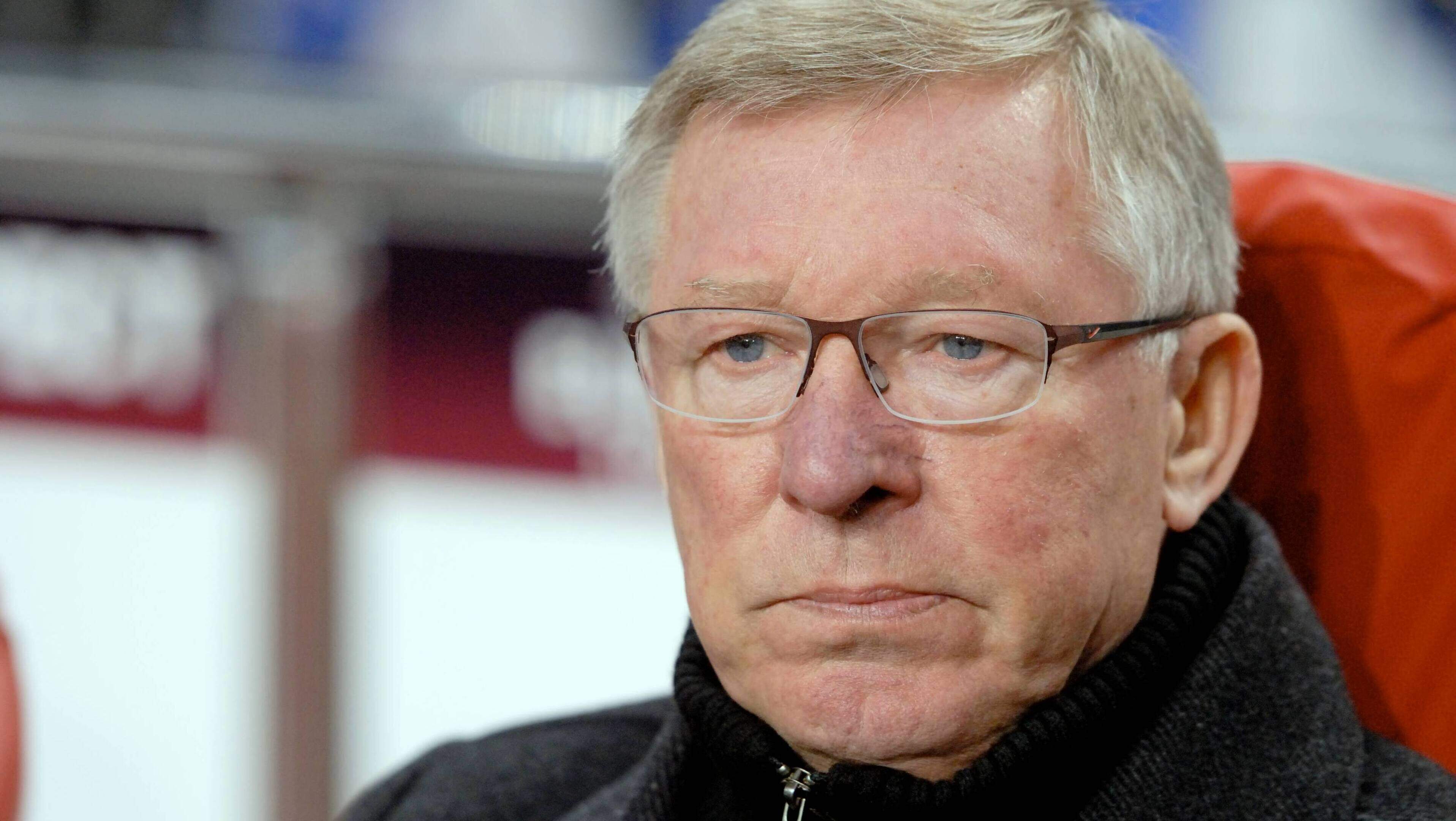 ’Sir Alex Ferguson (84) in ambulance van Old Trafford naar ziekenhuis gebracht’