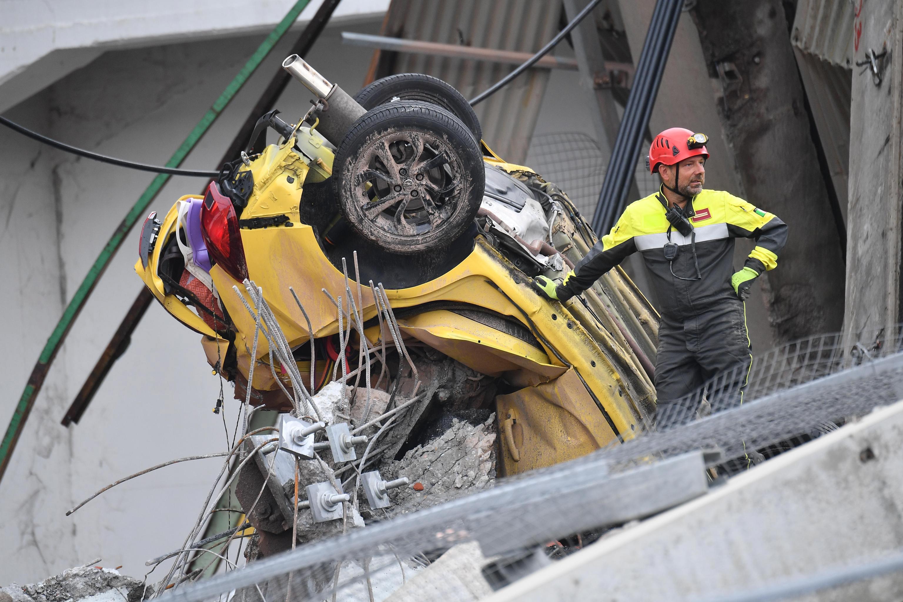 Brugdrama slaat diepe wonden in Genua | De Telegraaf