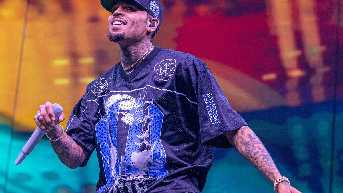 Chris Brown's Nachtelijke Amsterdam Avontuur: Zo Bewijst de Zanger Zich Nog 'Normaal' Te Voelen