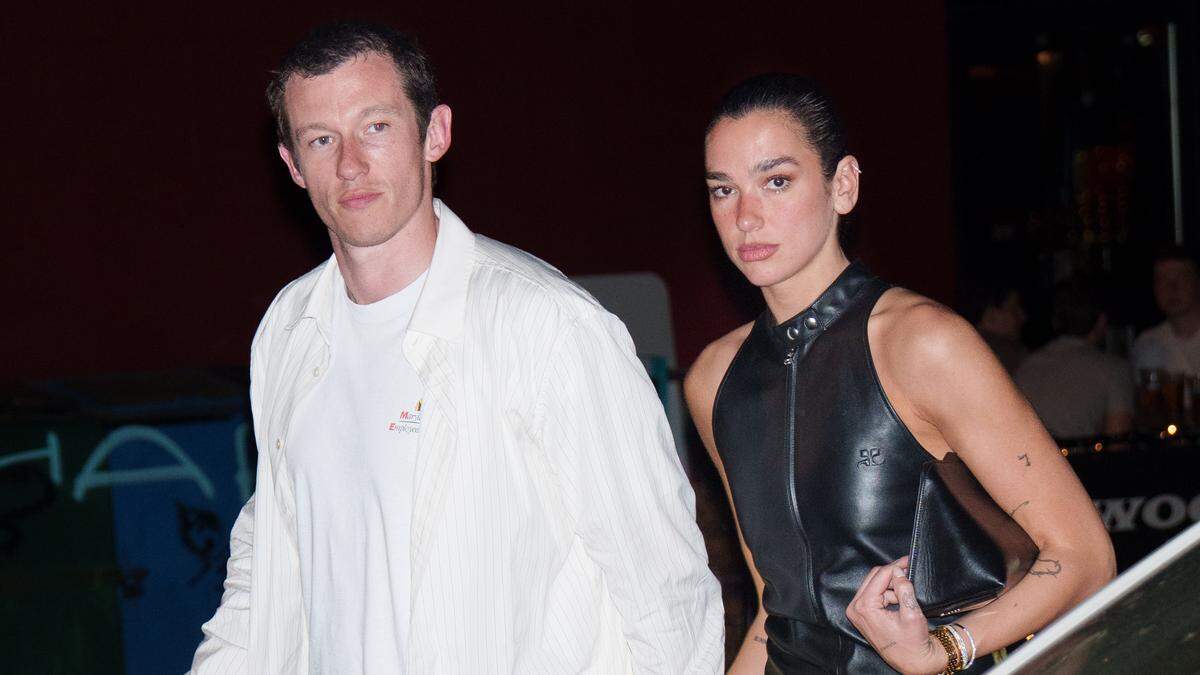 Zangeres Dua Lipa bevestigt verloving met acteur Callum Turner