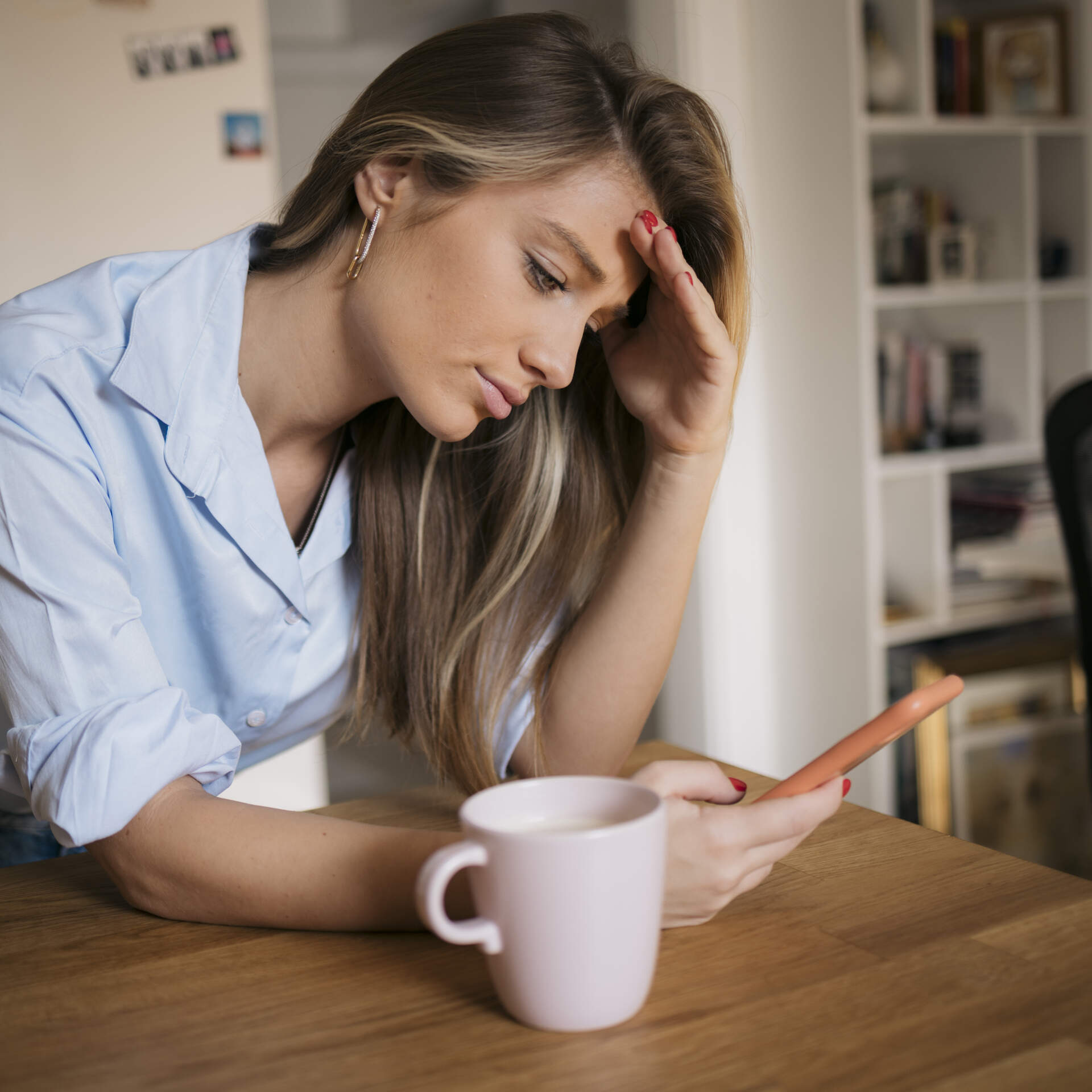 Hacker: Facebook kan oplichting zó stoppen, maar verdient er miljarden aan  | De Telegraaf