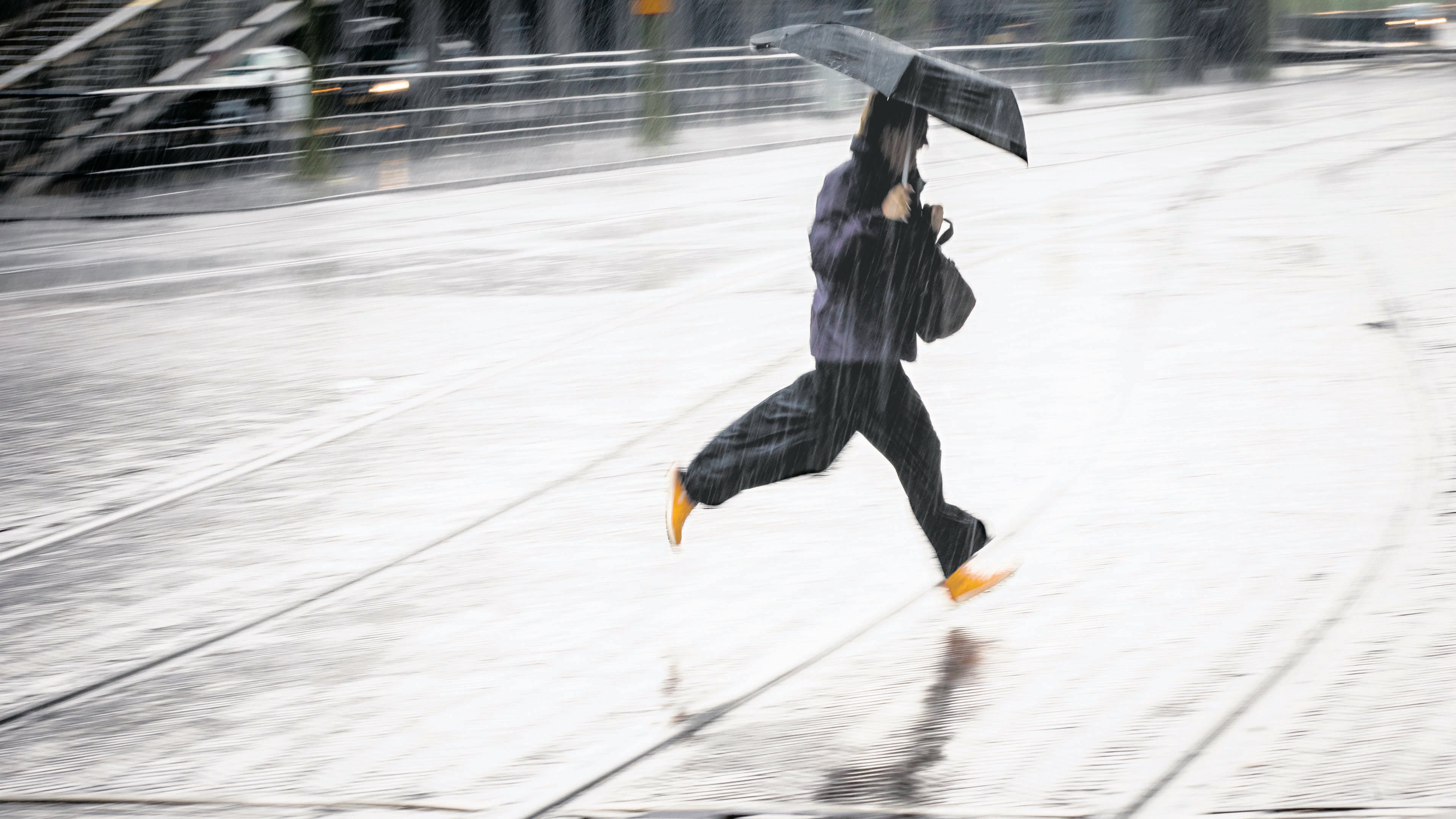 Code geel voor acht provincies: onweer zorgt opnieuw voor ov