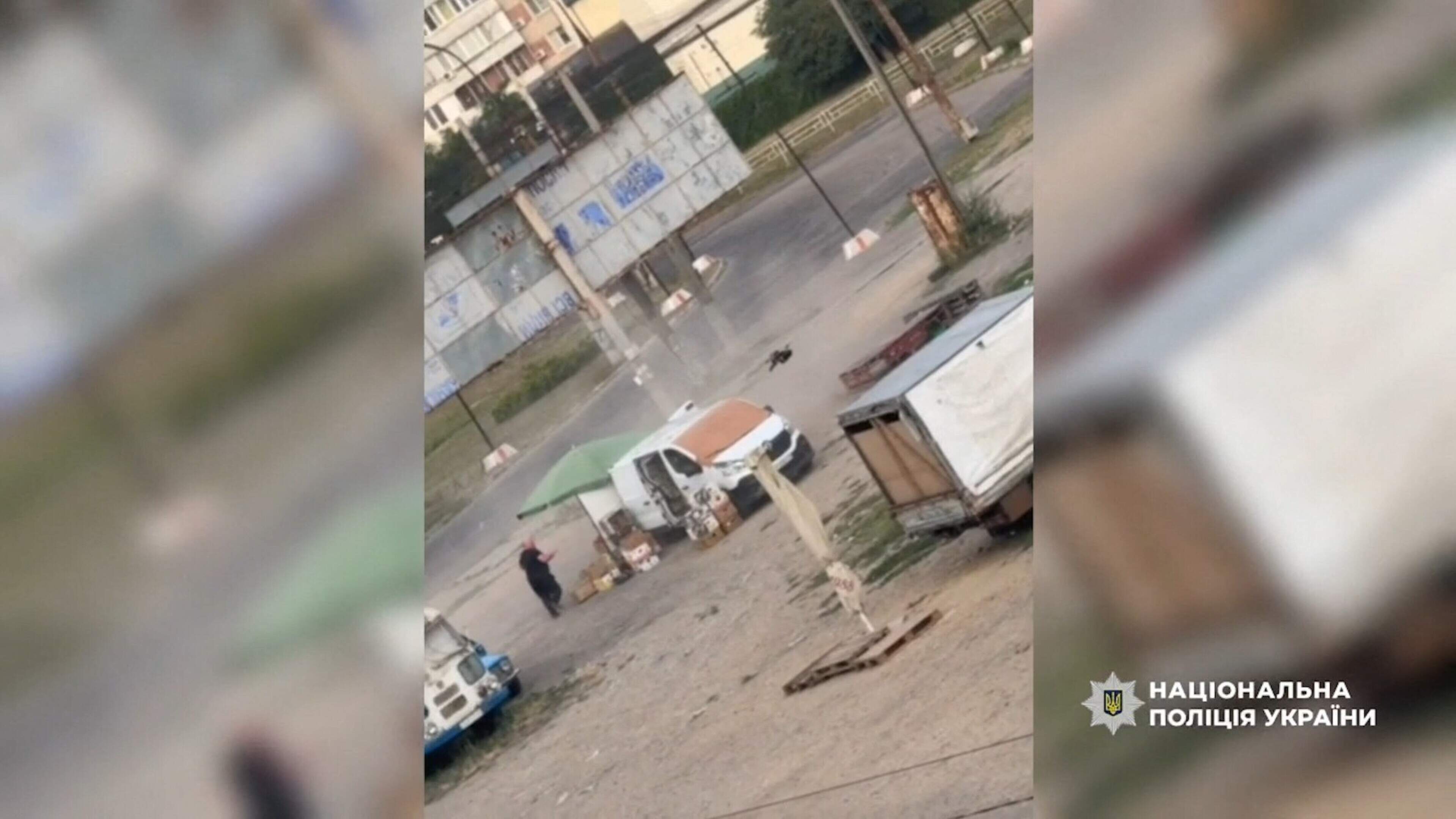 Onschuldige burgers op gruwelijke wijze opgejaagd door Russische drones: woede over aanval op Oekraïense marktkoopman Yuriy (52)