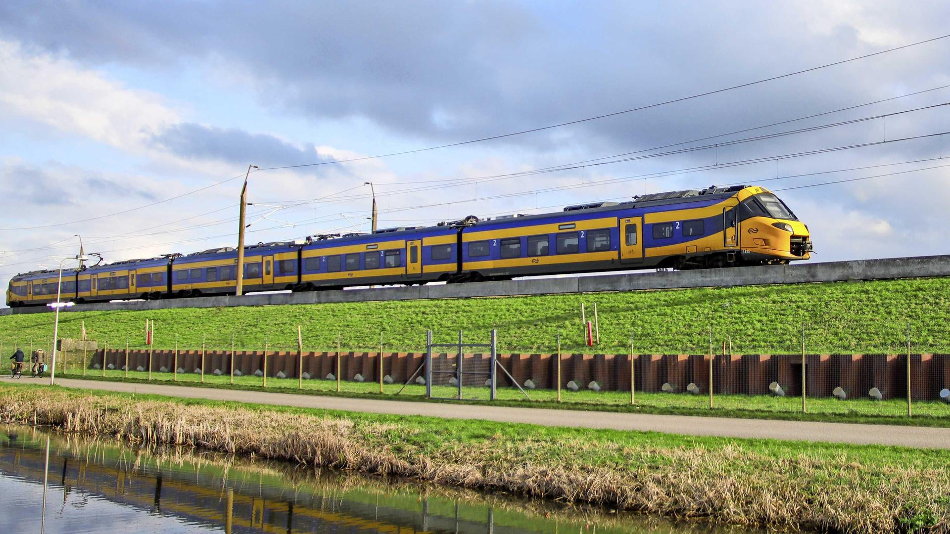 Brussel wil dat de rechter zich buigt over de manier waarop de NS het monopolie op grote delen van het Nederlandse spoor heeft verkregen.