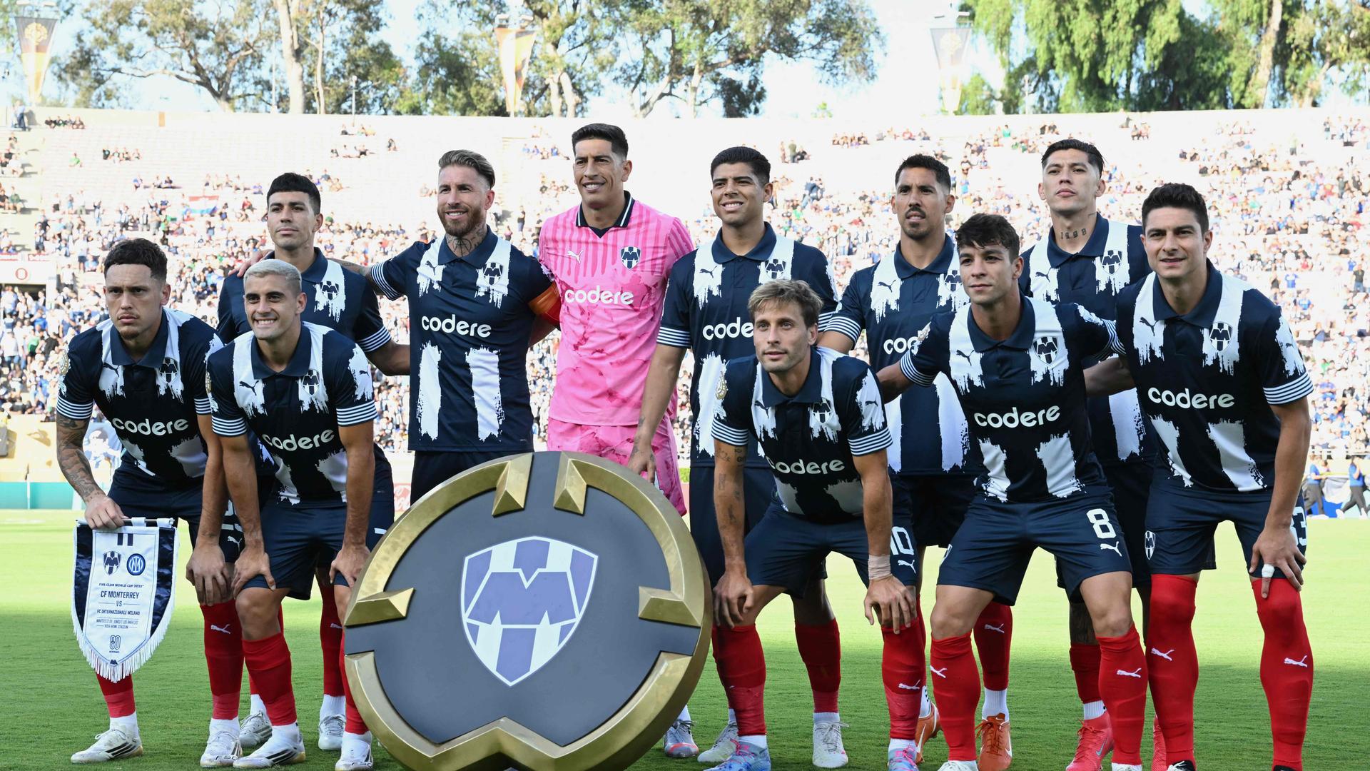 Players of Monterrey pose for a picture ahead of the FIFA Club World Cup 2025 Group E football match between Mexico's Monterrey and Italy's Inter Milan at the Rose Bowl stadium in Pasadena on June 17, 2025. (Photo by Patrick T. Fallon / AFP)