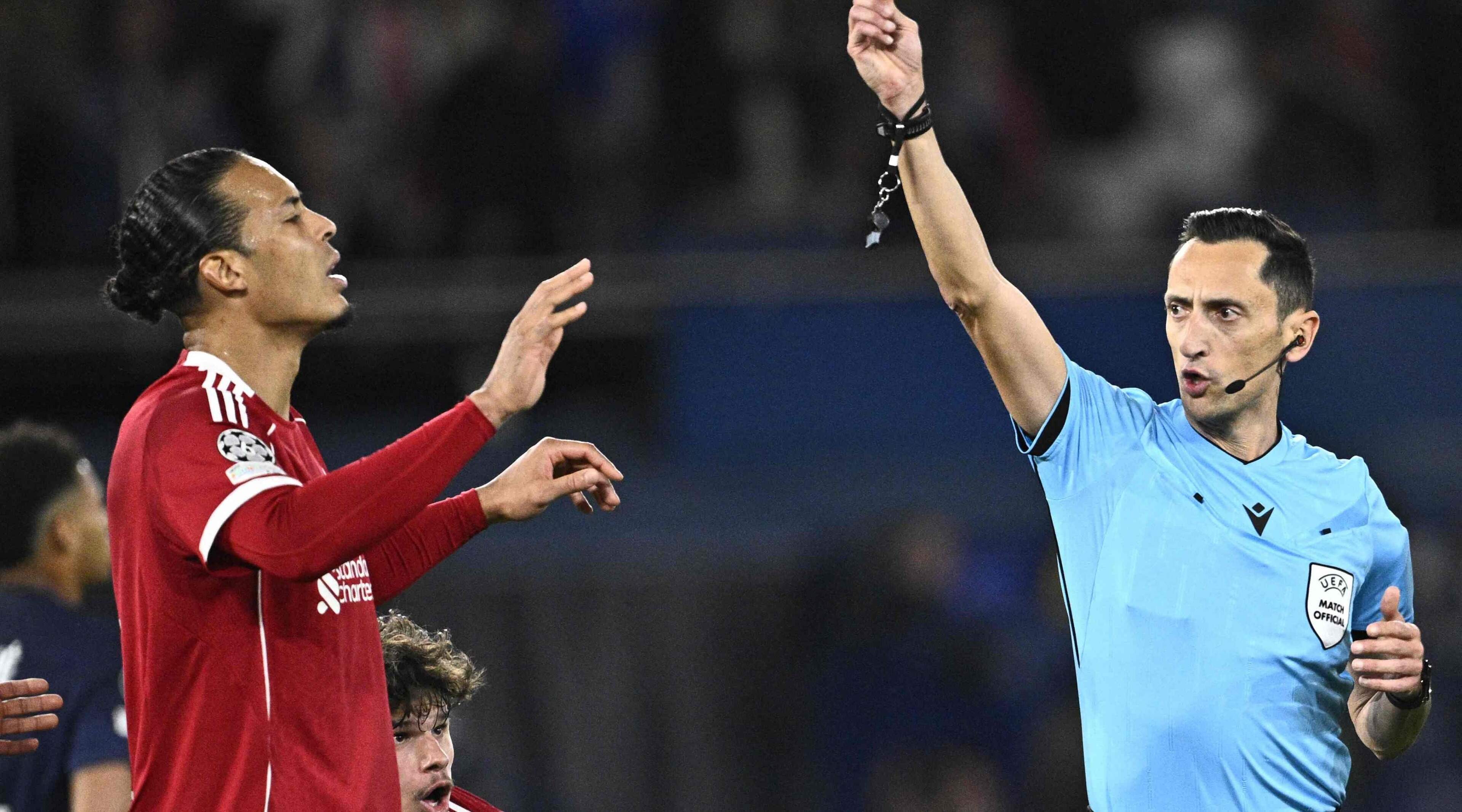 Virgil van Dijk haast moedeloos na nieuwe Liverpool-nederlaag in Parijs: ’Dat is het enige positieve’