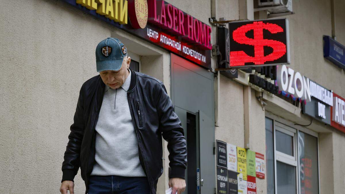 Bankroet dreigt voor Poetin’s oorlogsindustrie; Russische bankiers vrezen ernstige bankencrisis
