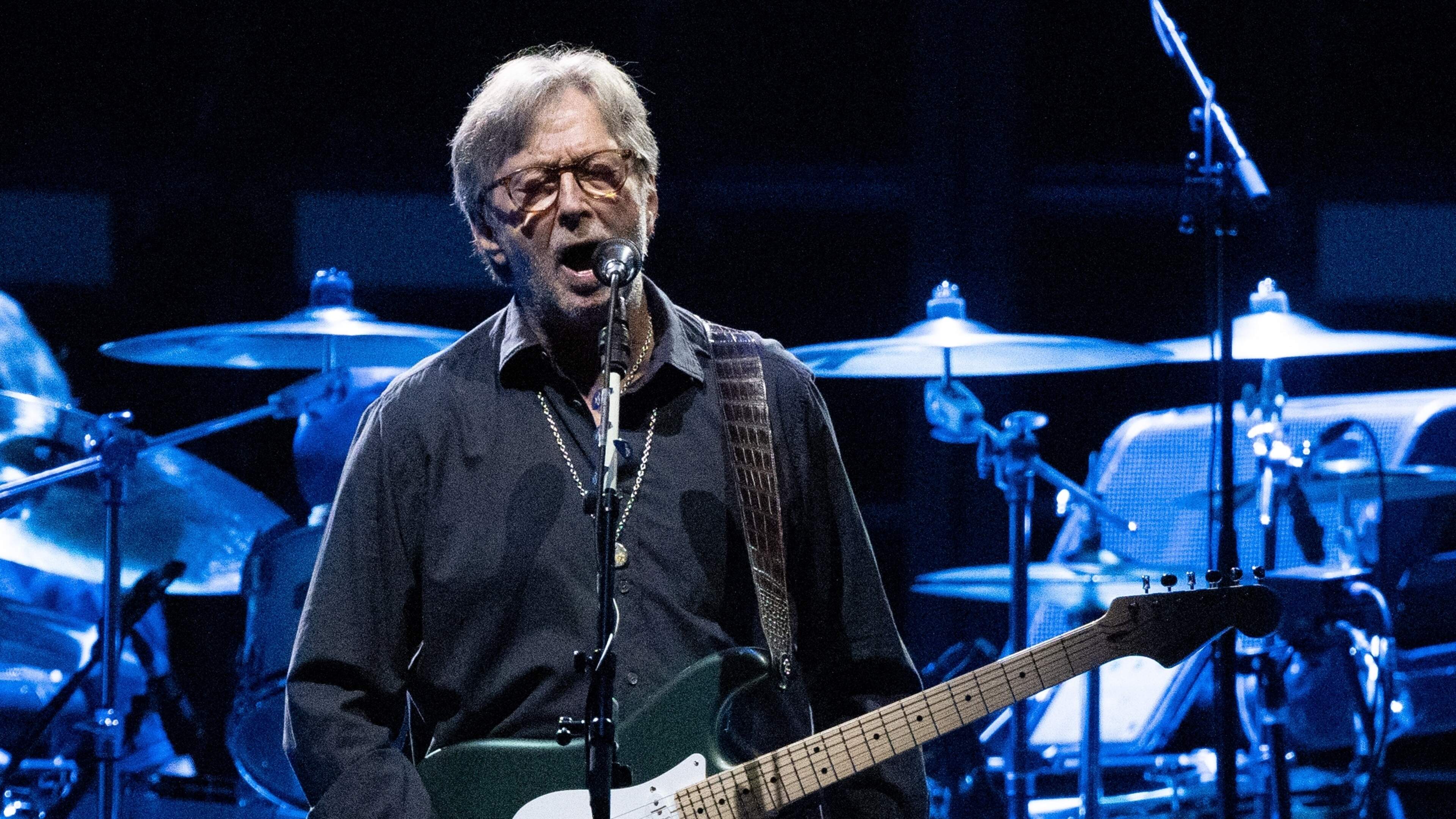 Gitaargod Eric Clapton (81) betovert Ziggo Dome met ongeëvenaarde gitaarsolo’s