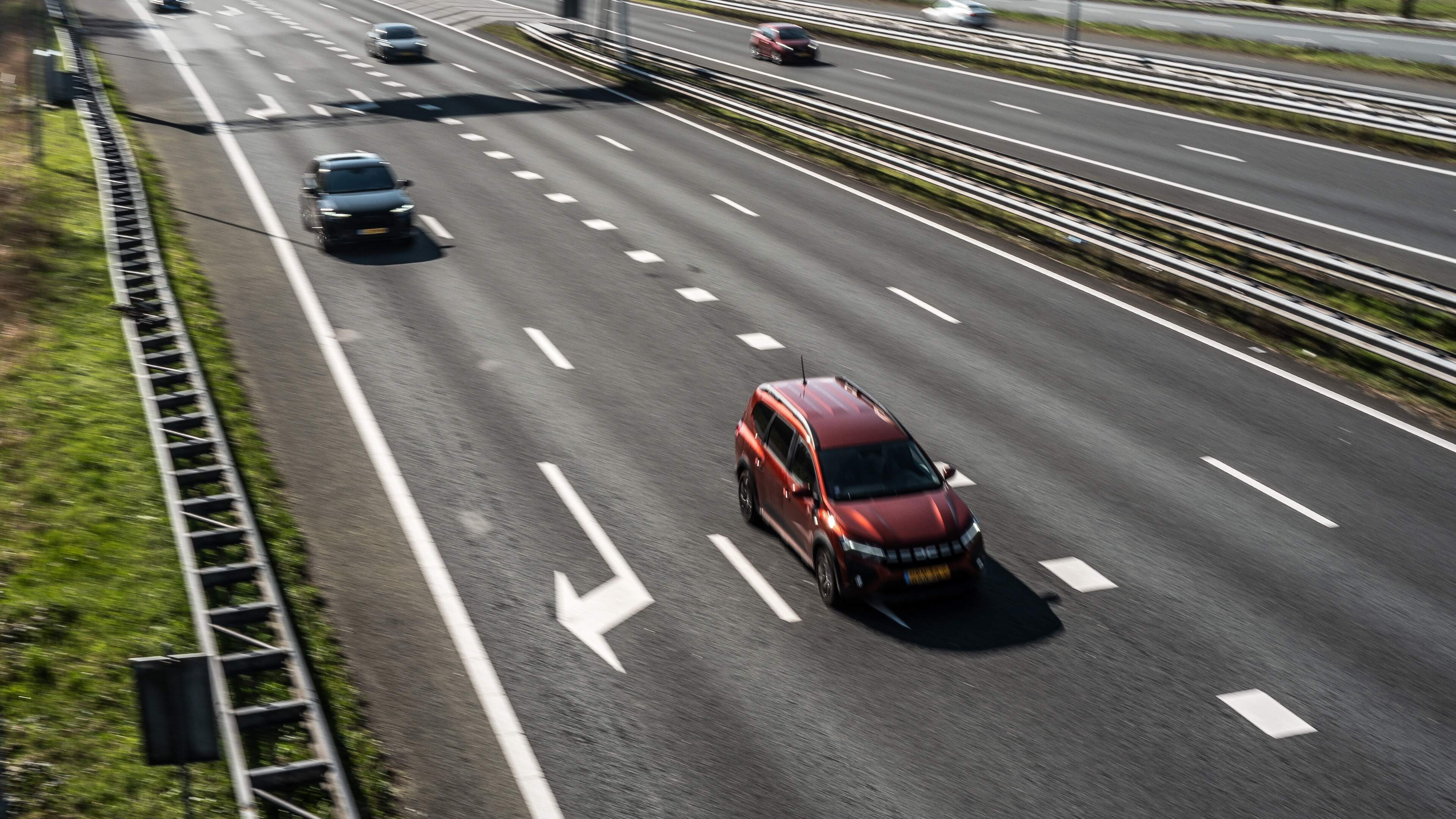 A2-racer raast met 240 kilometer per uur over de snelweg, au