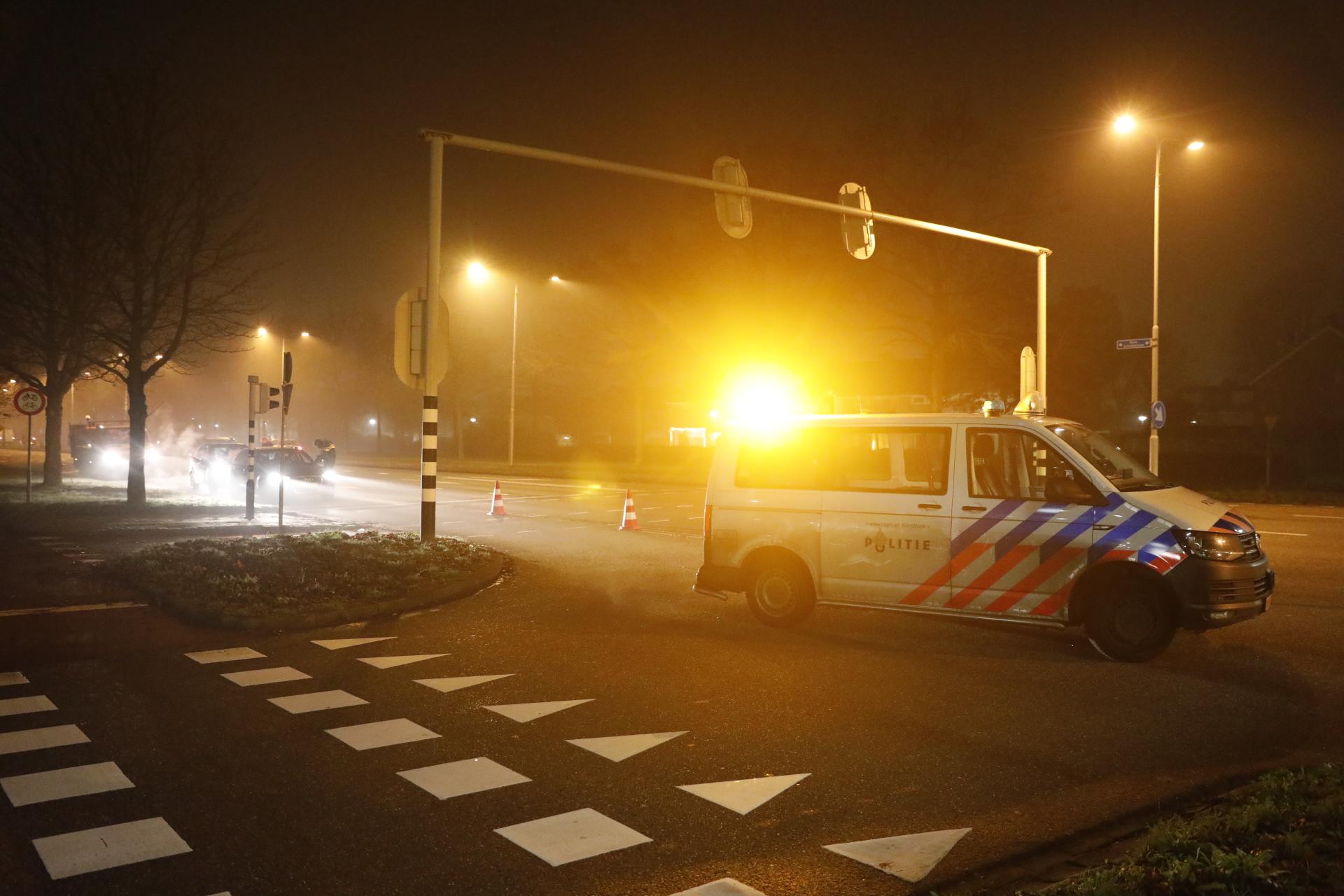 Politie sluit wijk in Roosendaal af na derde autobrand