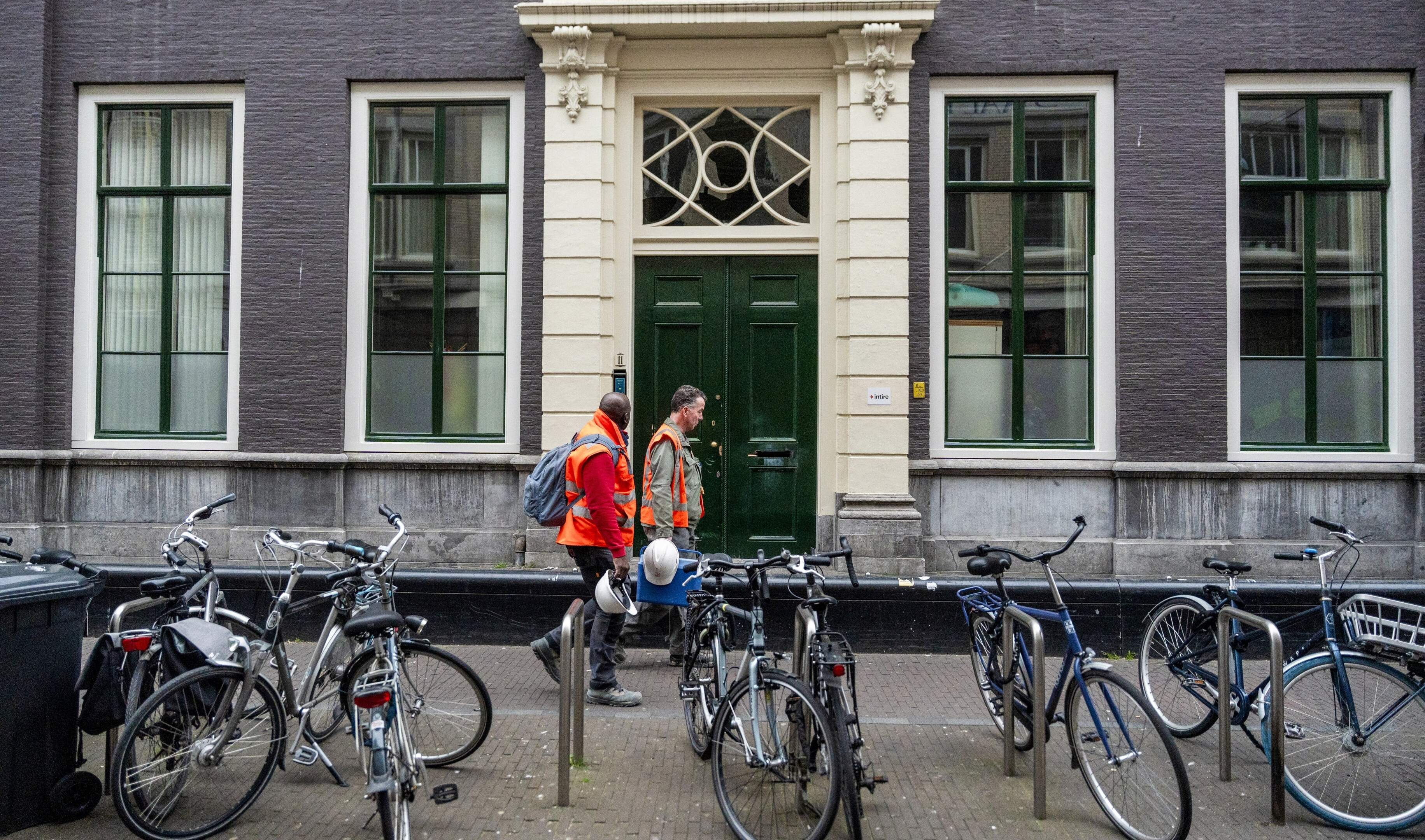 Politie zoekt getuigen van explosie partijkantoor D66, verdachte is 37-jarige man