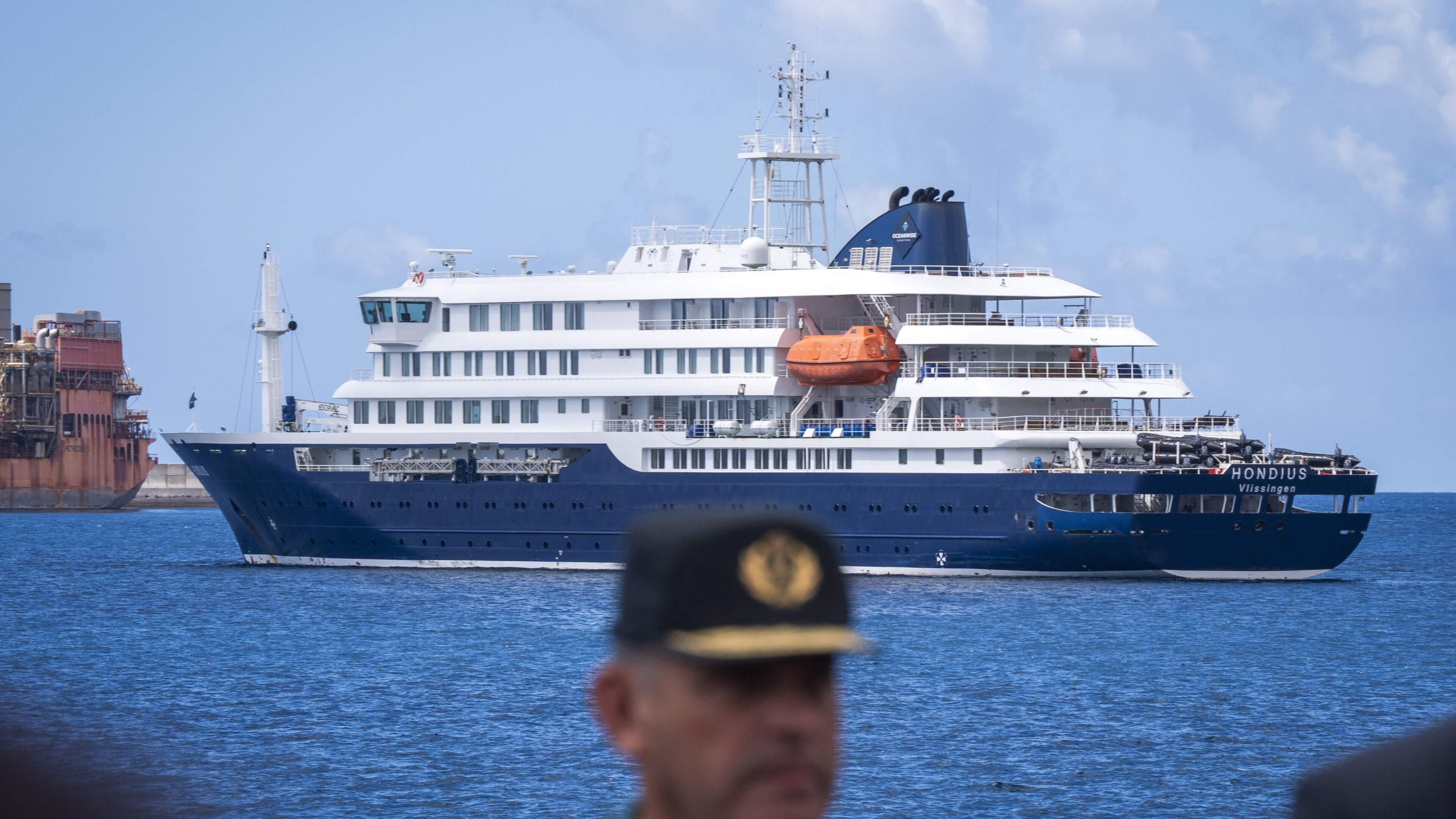Virusschip Hondius zet koers richting Rotterdam voor grondige desinfectie: ’Uitwerpselen knaagdieren niet met stofzuiger weghalen’