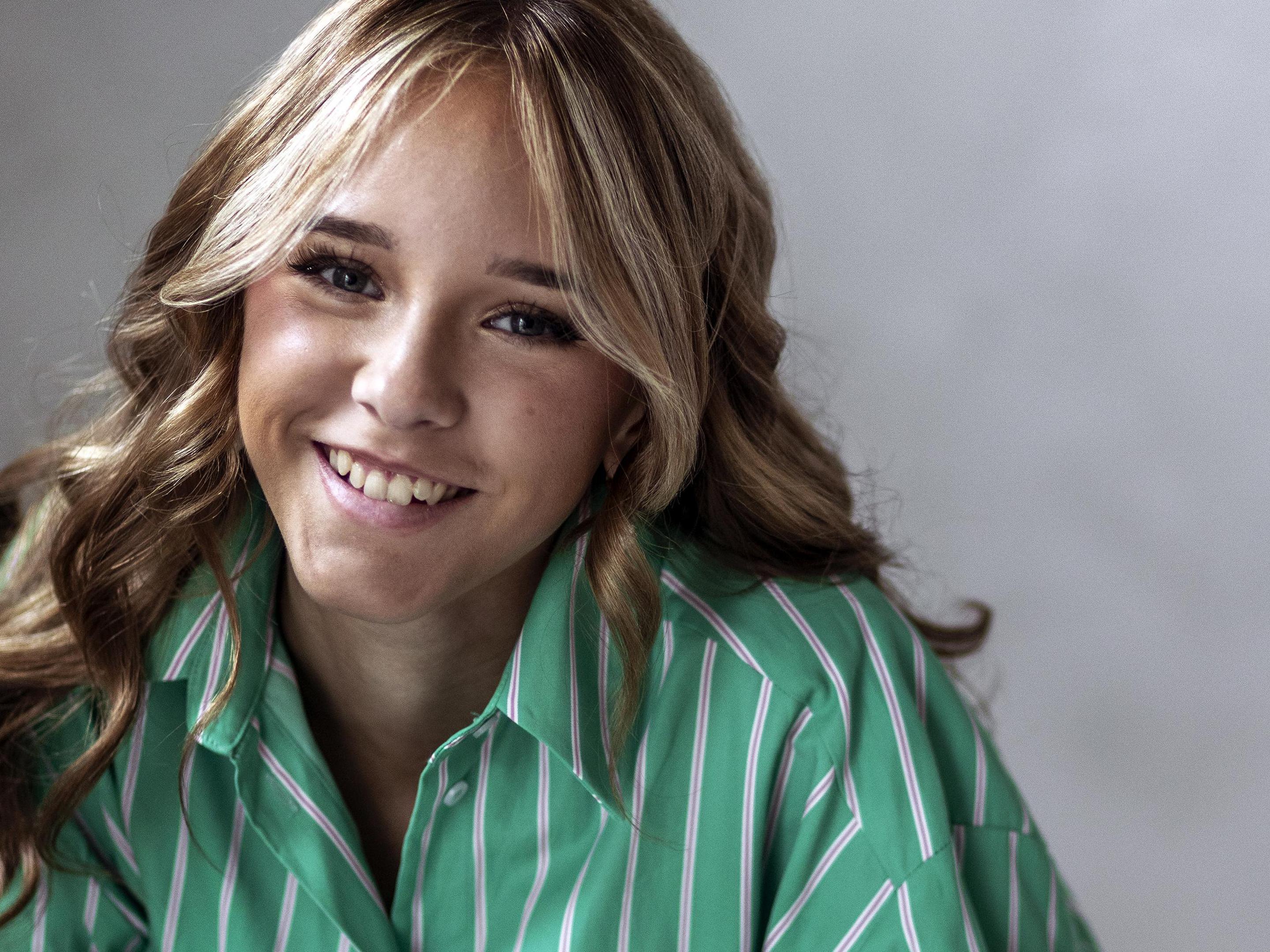 Zangsensatie Emma Kok (16) op eigen benen in Concertgebouw: 'André Rieu is  supertrots op me!' | De Telegraaf