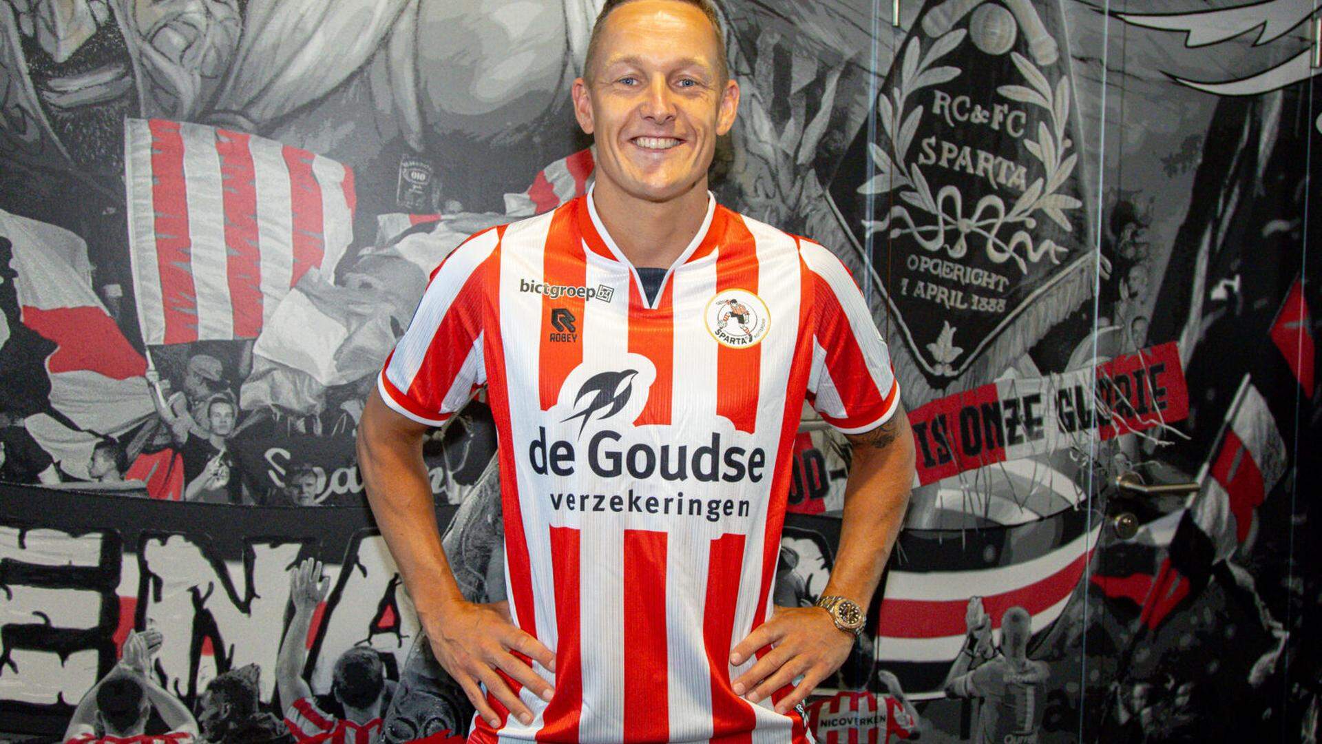Jens Toornstra in het shirt van Sparta Rotterdam. De routinier heeft voor twee seizoenen getekend. 