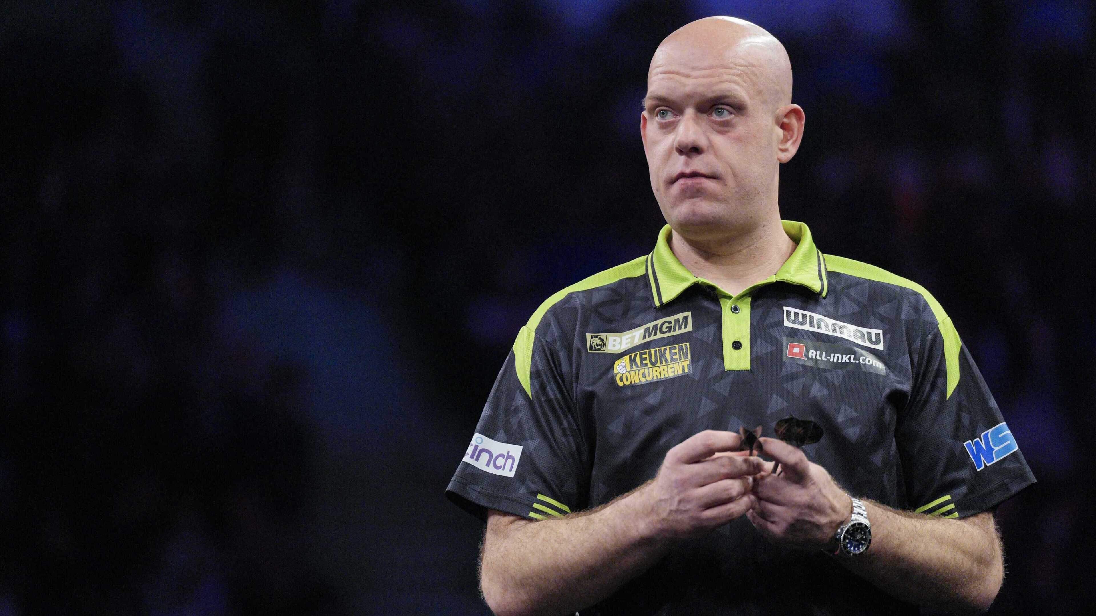 Pijnlijke nederlaag Michael van Gerwen in Duitsland: Niko Springer droogt drievoudig wereldkampioen genadeloos af