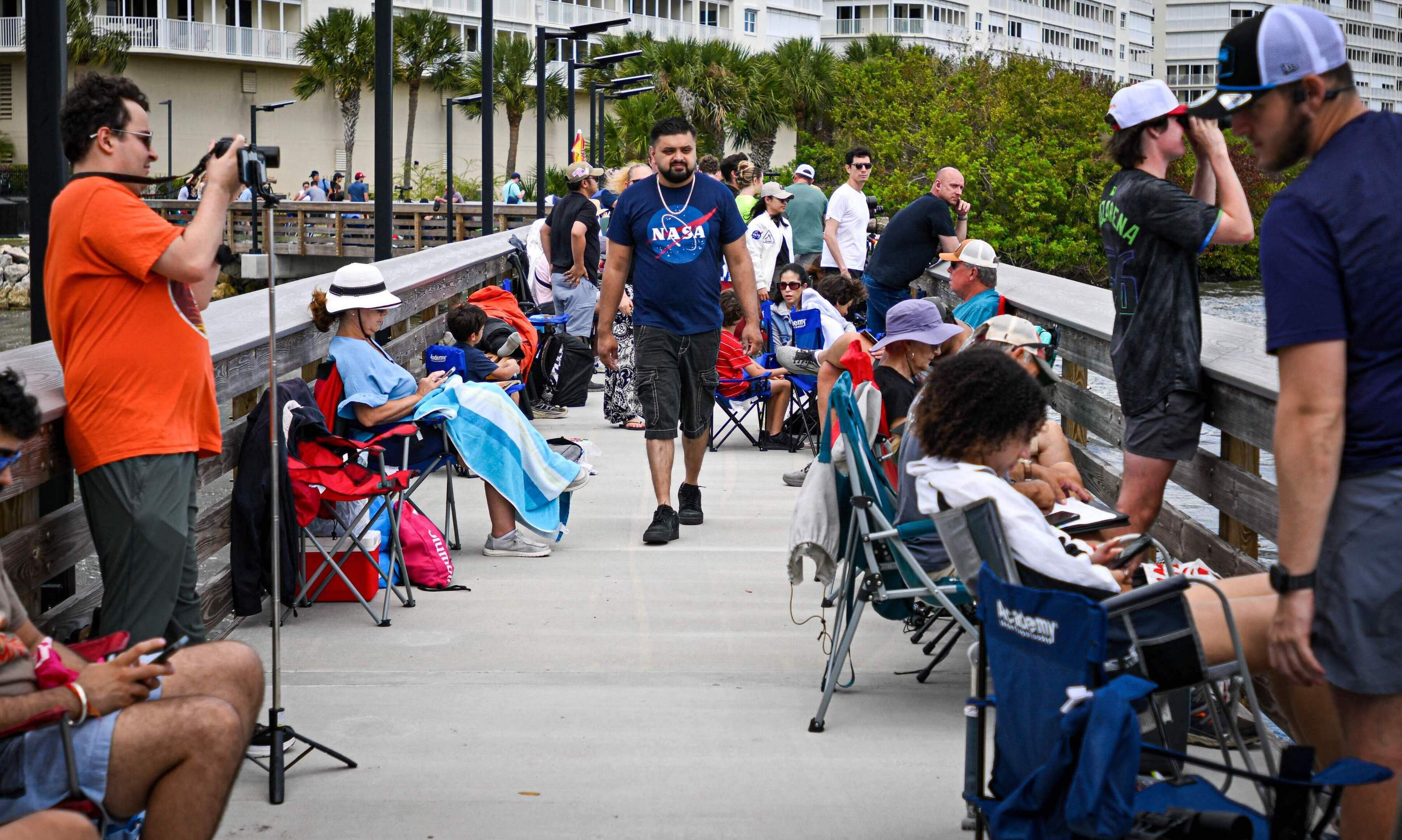 LIVE | Raket Artemis II klaargemaakt voor lancering richting maan, Cape Canaveral vol met publiek
