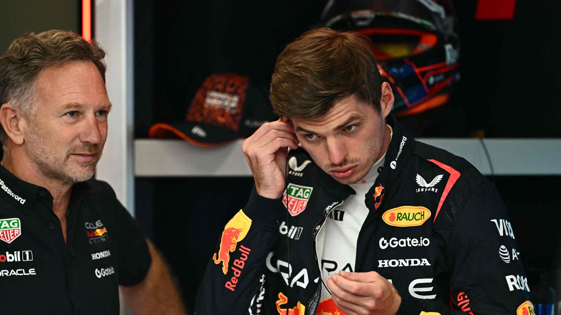 Christian Horner (L) met Max Verstappen.