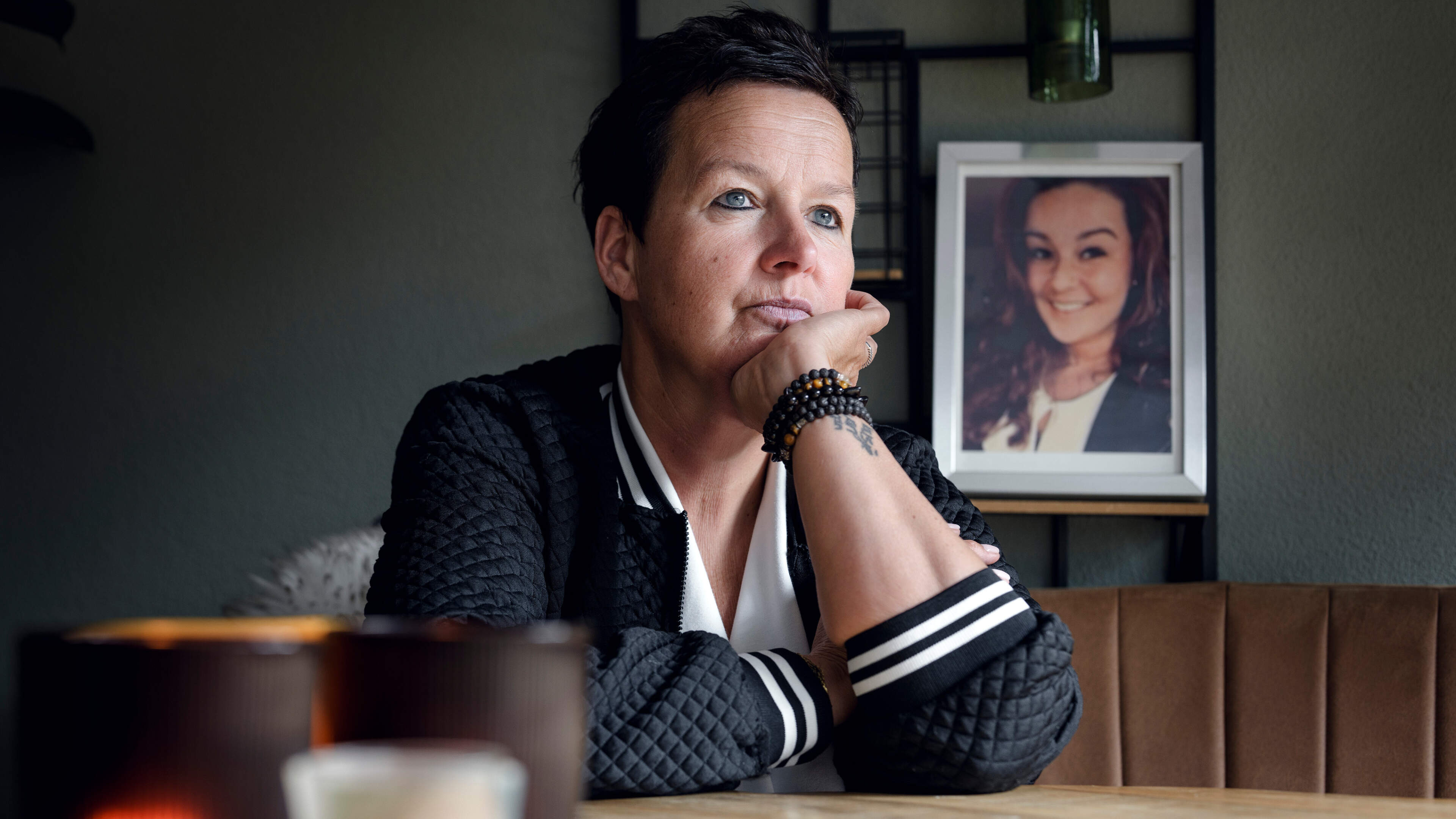 Nicolette verloor haar dochter Daniëlle (21) aan xtc en waarschuwt: ’Eén pilletje kan de dood tot gevolg hebben’