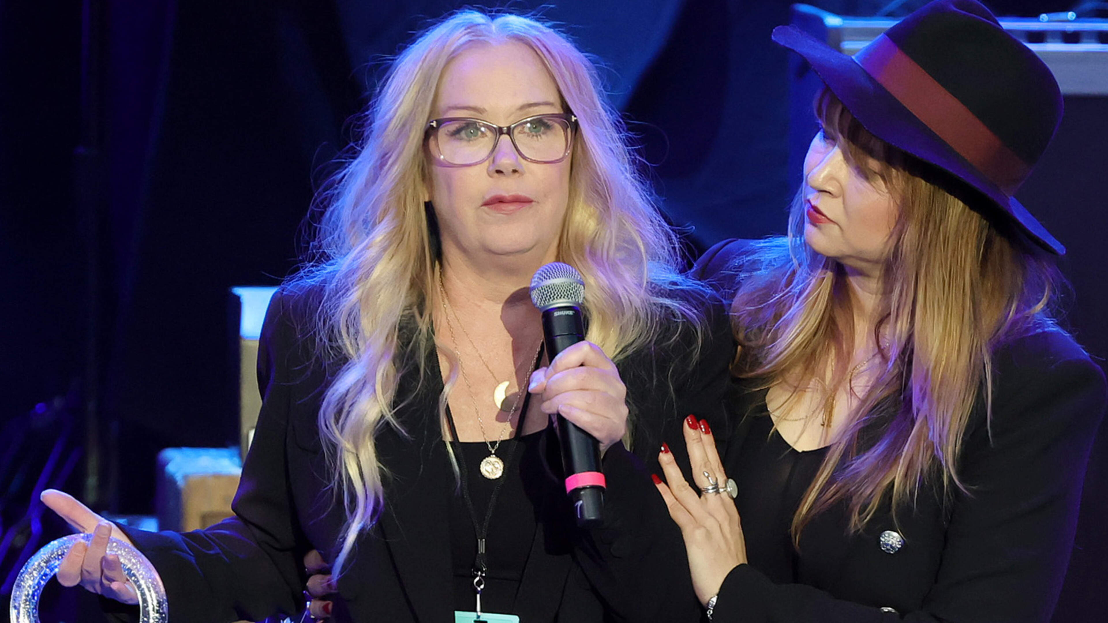 TMZ: ’Christina Applegate (54) al weken in ziekenhuis’