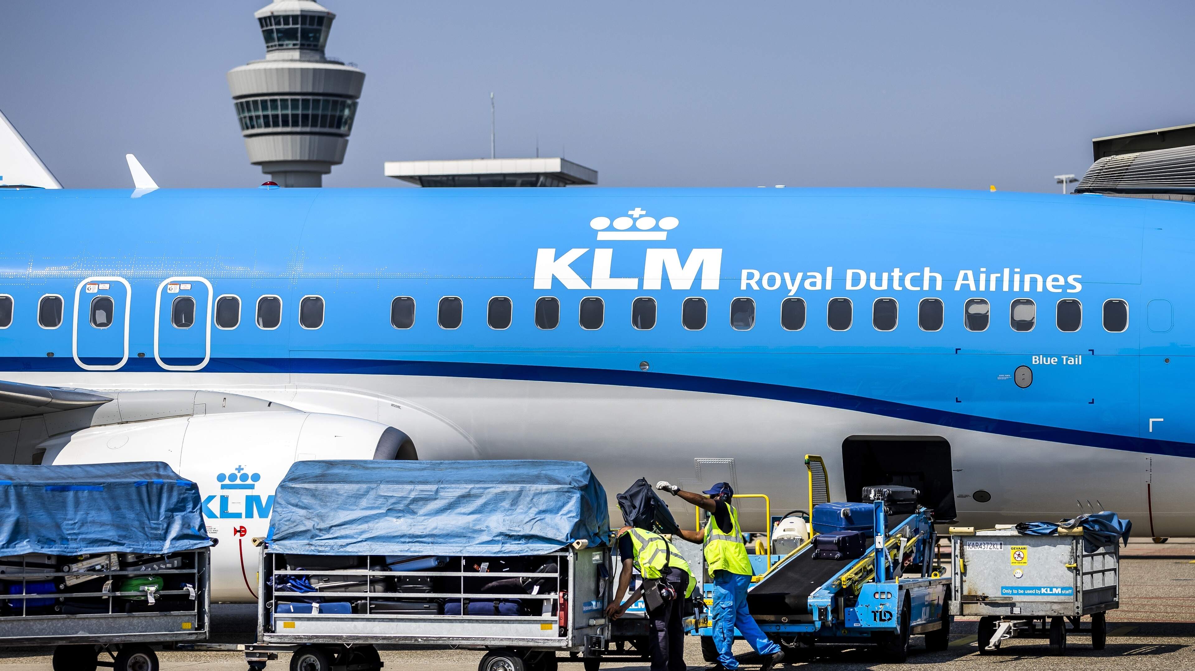 Strijd om miljardencontract afhandeling Schiphol naar kookpunt: vakbonden vrezen nieuwe onrust onder personeel