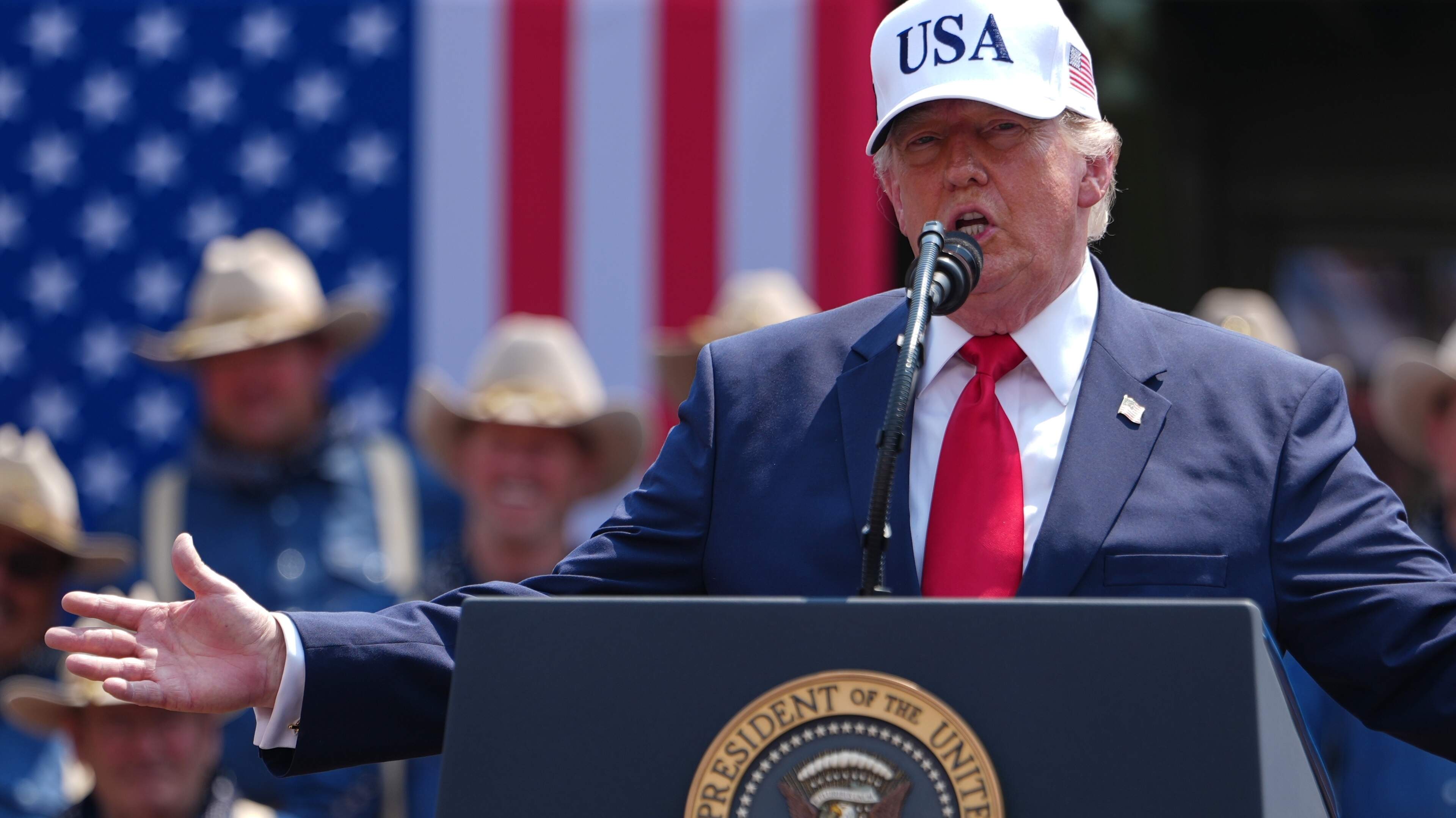 LIVE | Trump over gesprekken VS en Iran na begrafenis Khamenei: ’We kunnen het inmiddels goed met elkaar vinden’