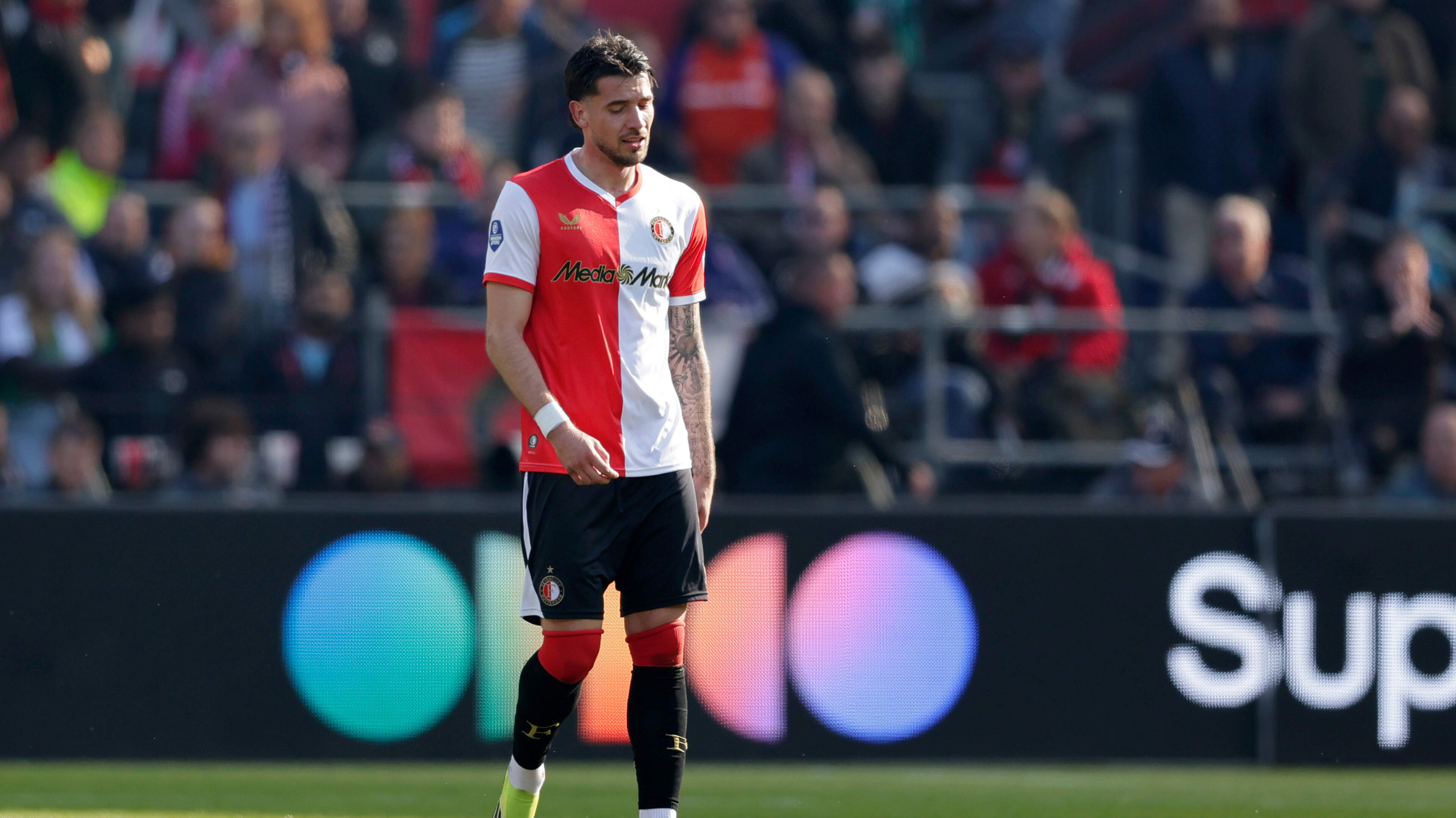 Blessure ’alleskunner’ Jakub Moder nieuwe klap voor Feyenoord: ’Dat is echt een aderlating’