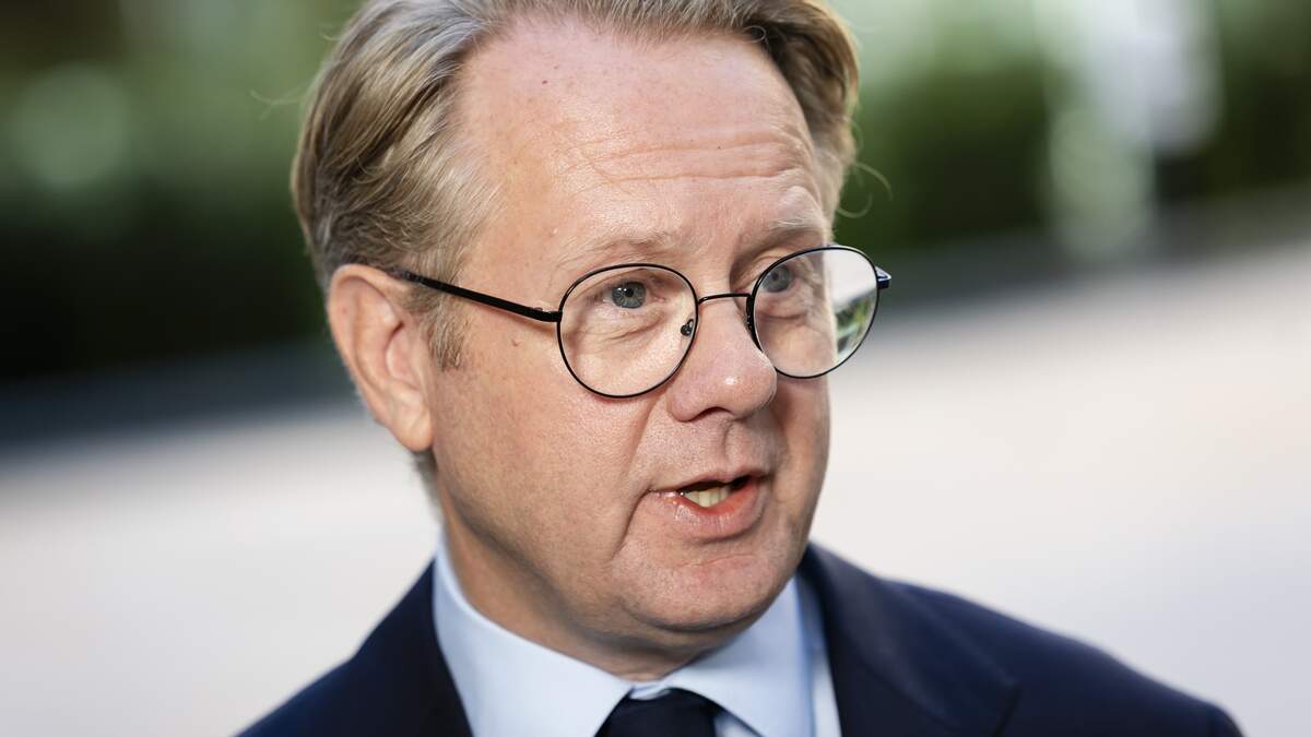 大臣：「休日のフライトがない場合、SchipholがLelyStadを取り除きたいというシグナル」