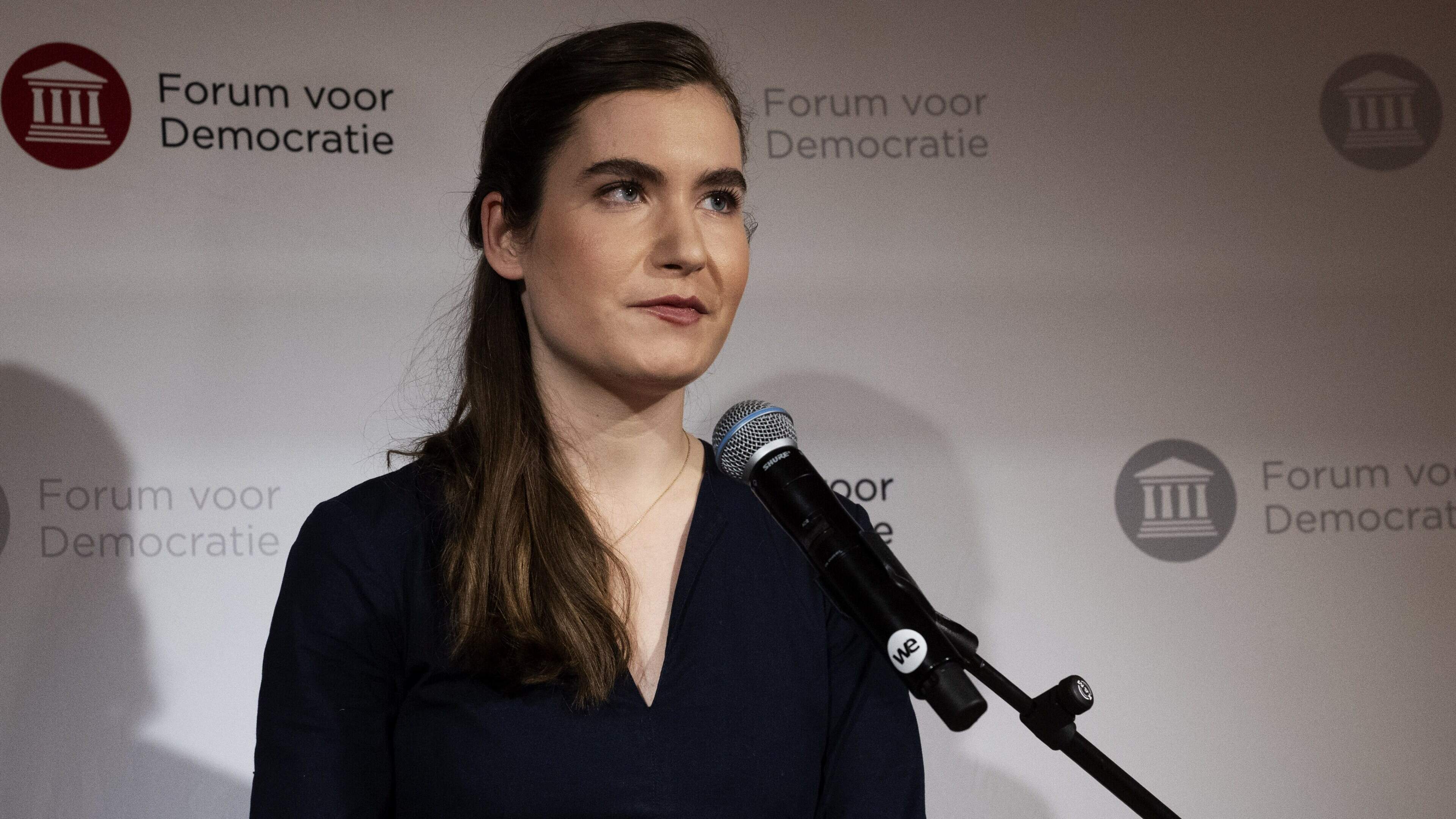 FVD-leider Lidewij de Vos in verwachting van eerste kind: ’Dankbaar, nieuwsgierig en ontroerd’
