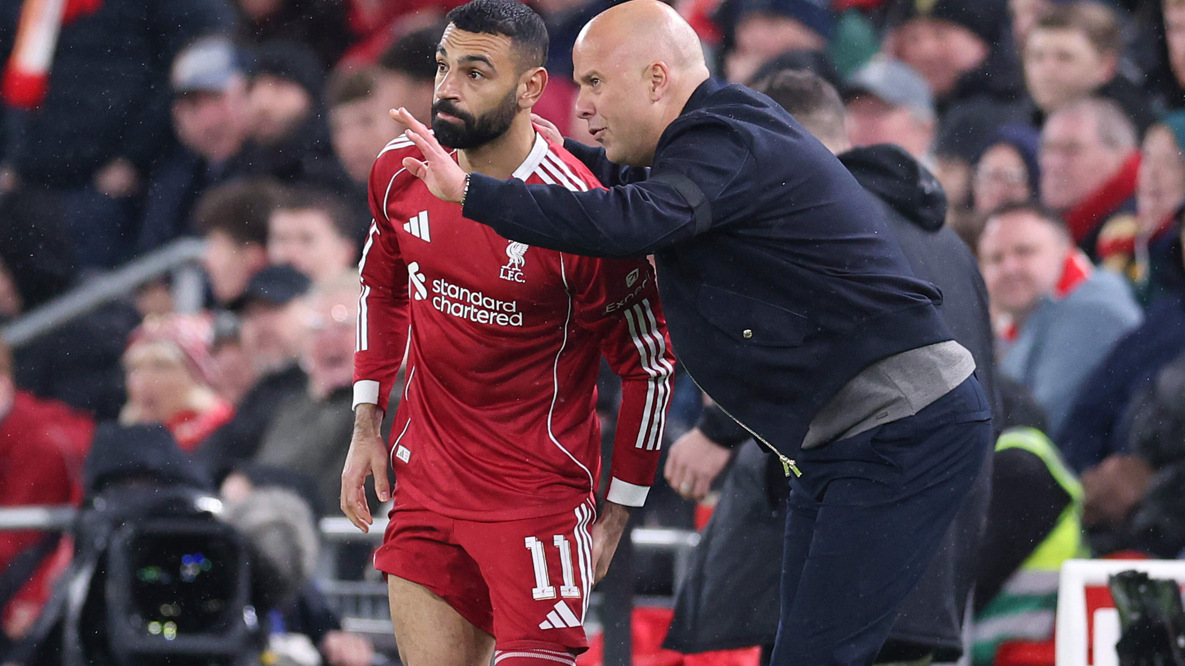 Arne Slot opgelucht na positief nieuws over Mohamed Salah: ’Hij verdient een groots afscheid’