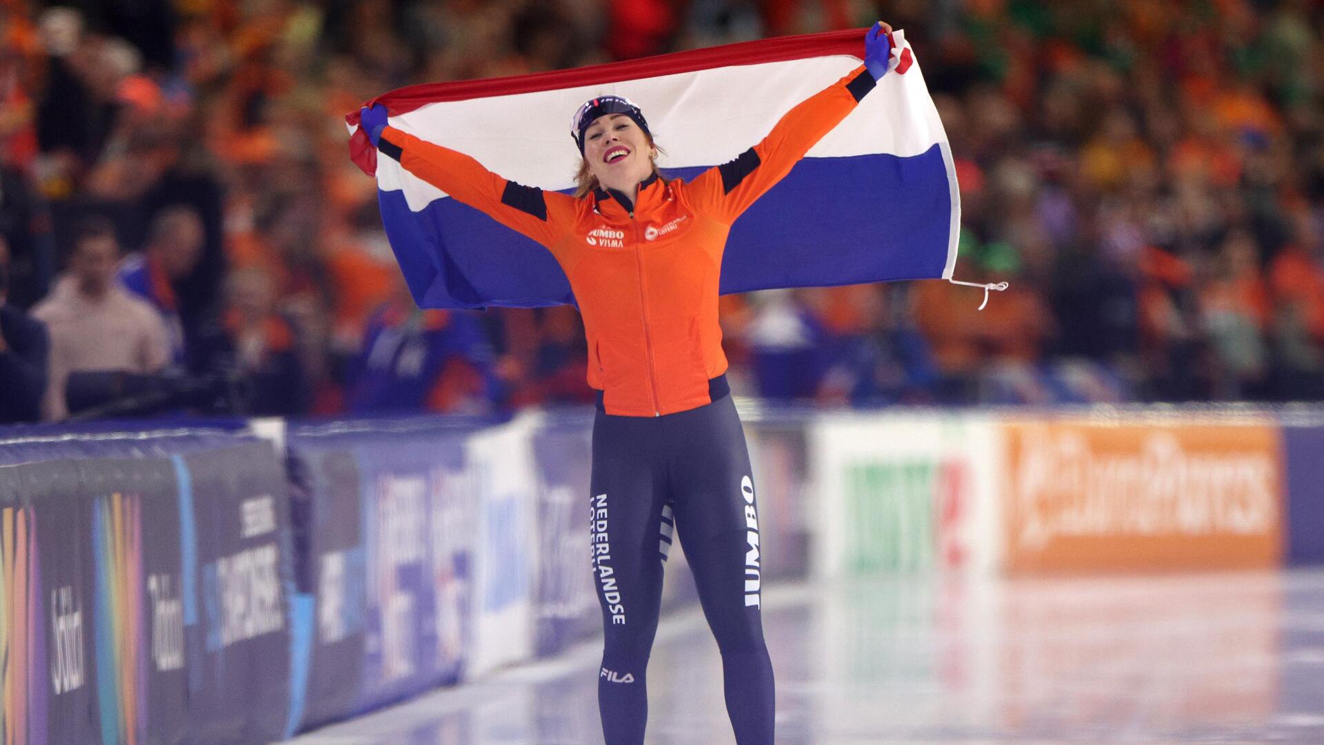 Antoinette Rijpma-De Jong prolongeert EK-titel op 1500 meter, podium ...