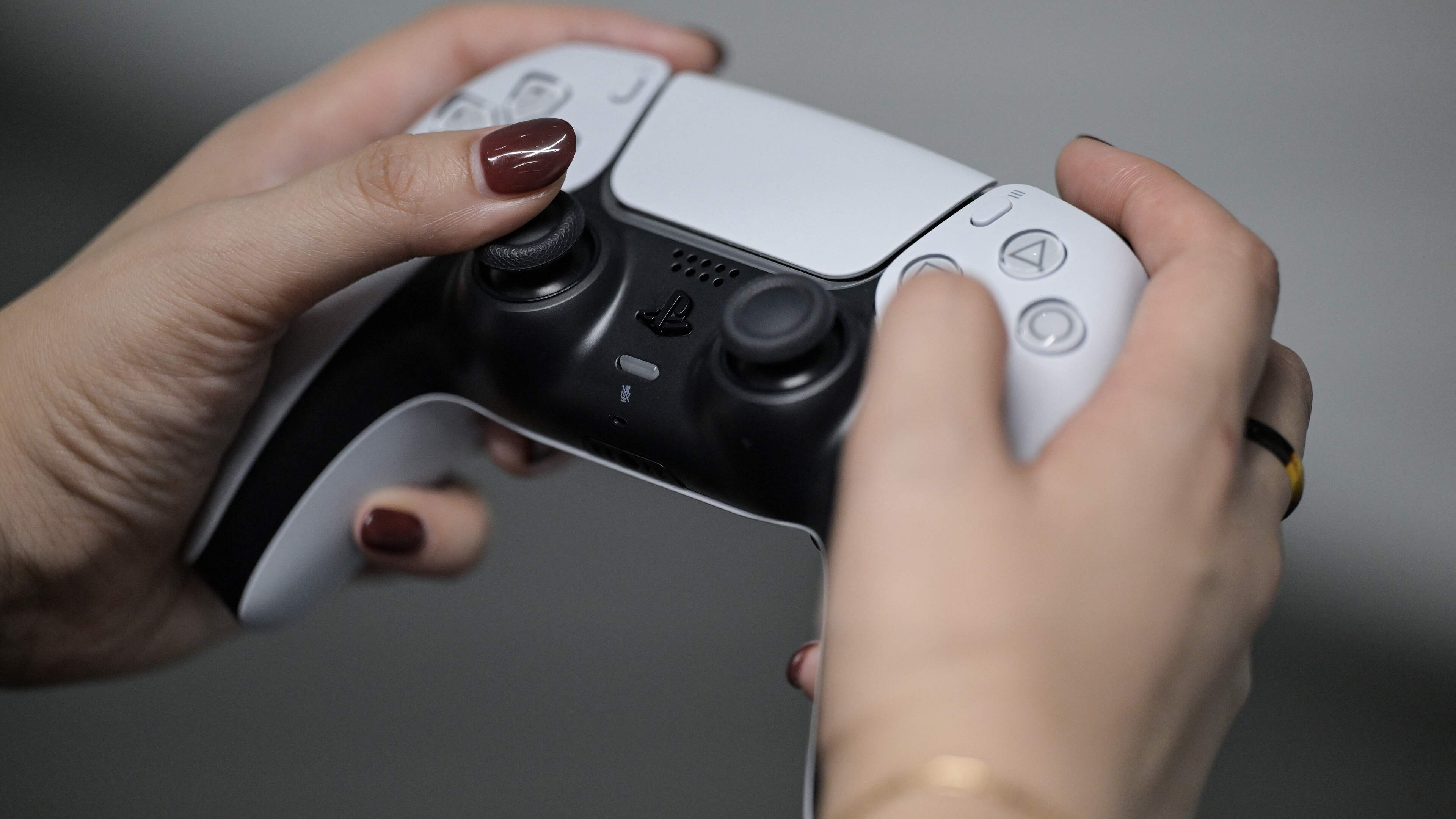 Gamers wereldwijd klagen over storing PlayStation: hint beruchte Anonymous-groep op hack?