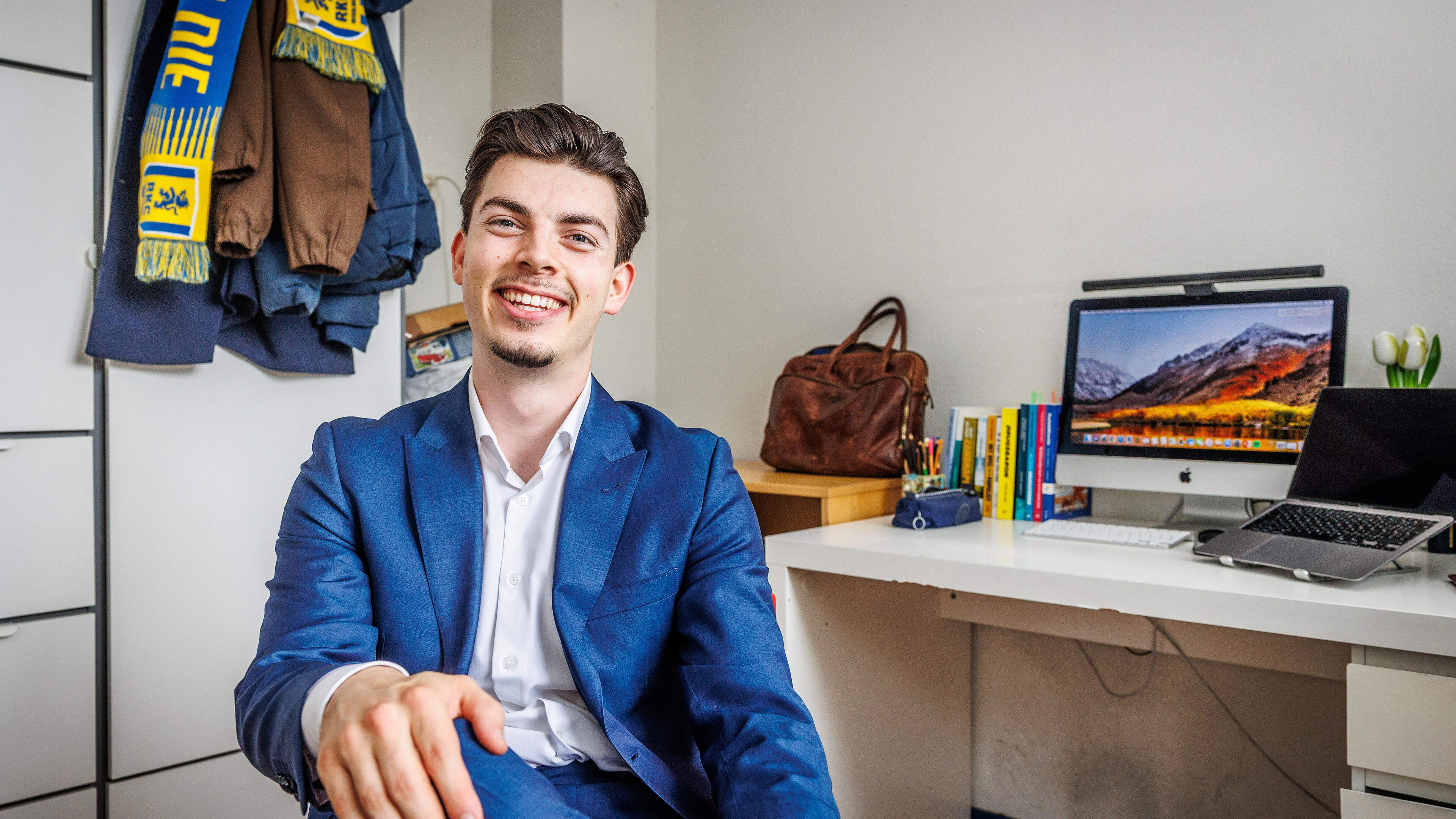 Milos Boksan (23) is wethouder en woont nog bij zi
