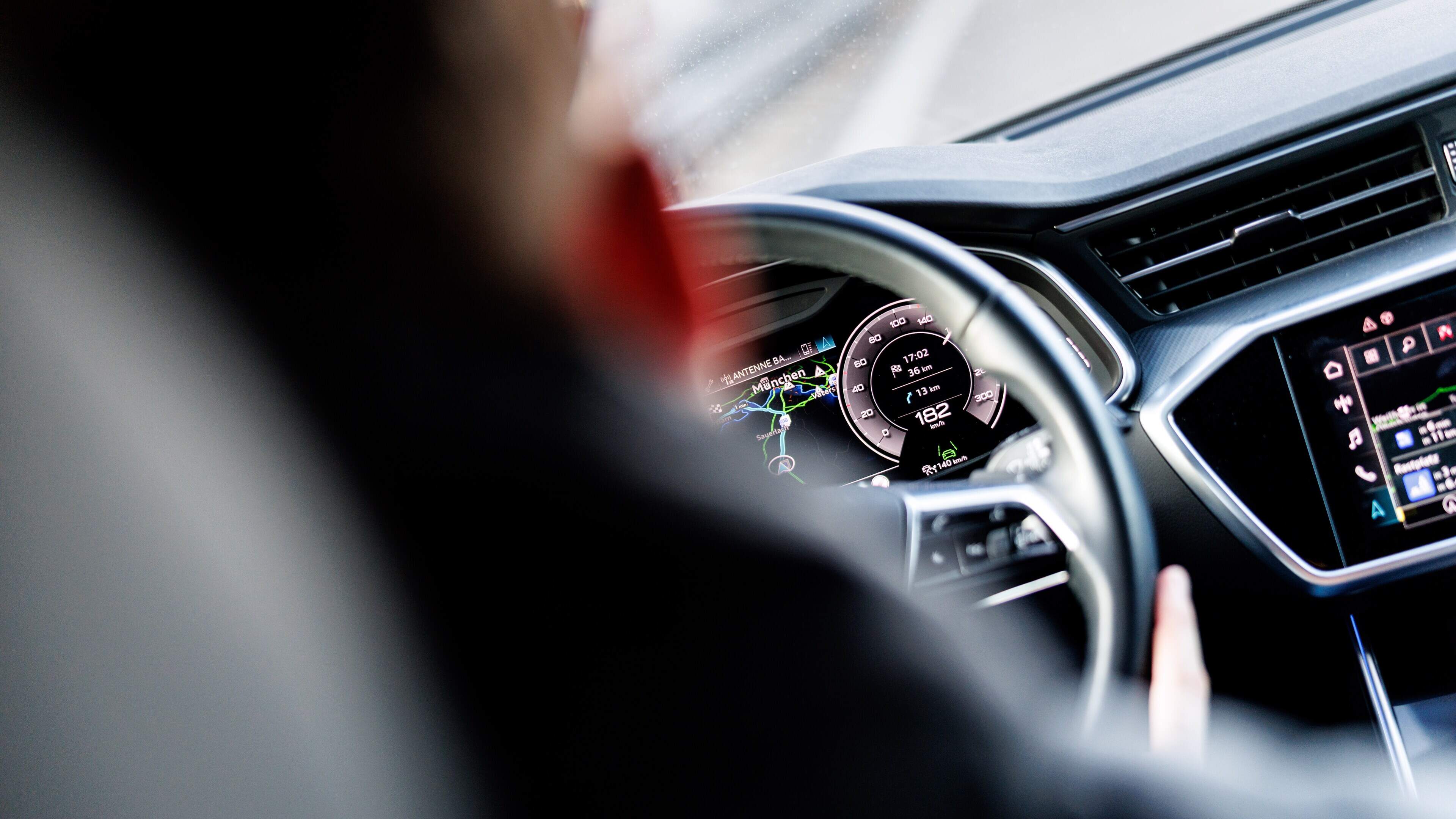 Roekeloze Nederlander (23) scheurt in Porsche met 235 km/u over Duitse Autobahn en moet 10.000 euro aftikken